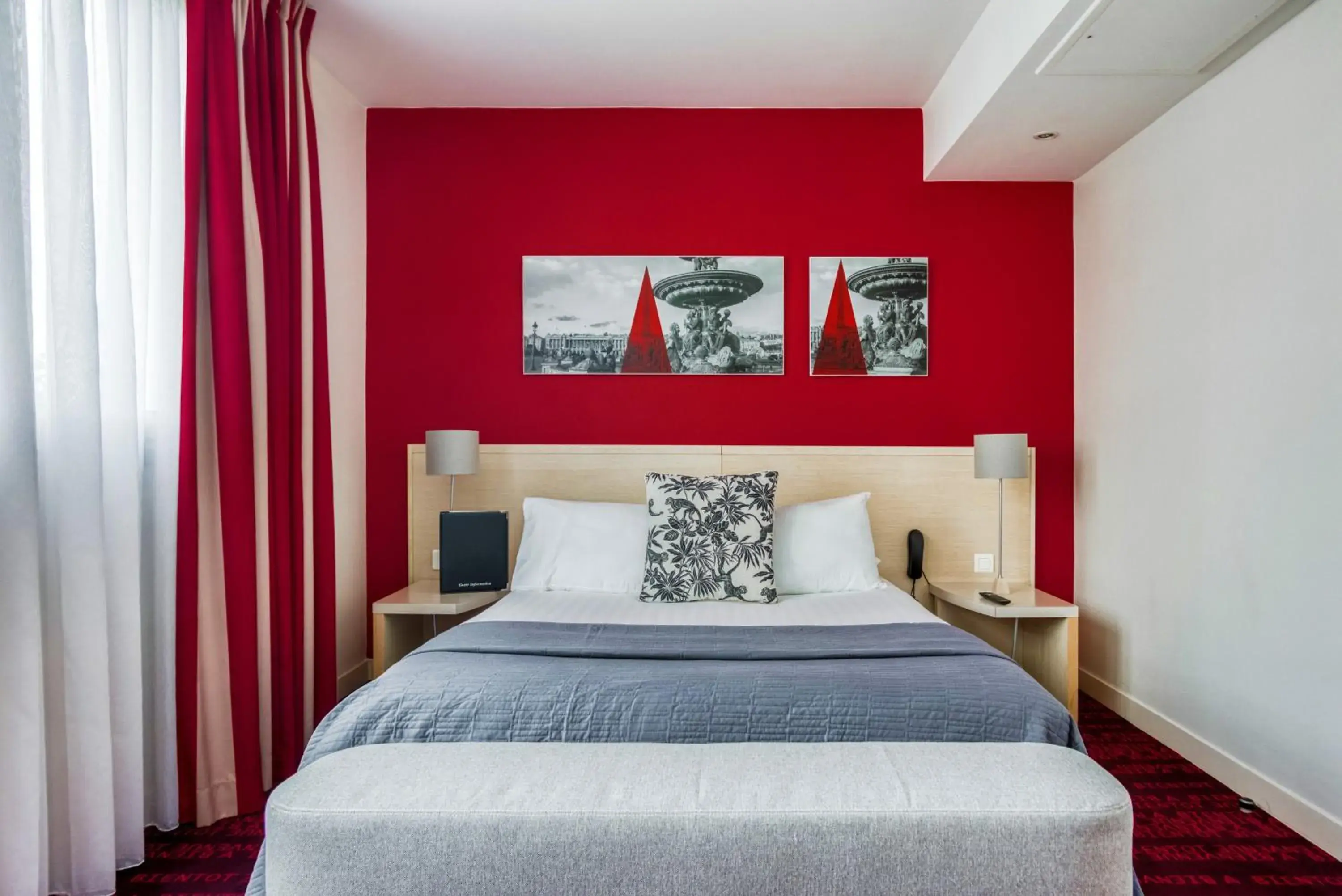 Balcony/Terrace, Bed in Hotel Le Richemont Balcony/Terrace, Bed in Hotel Le Richemont