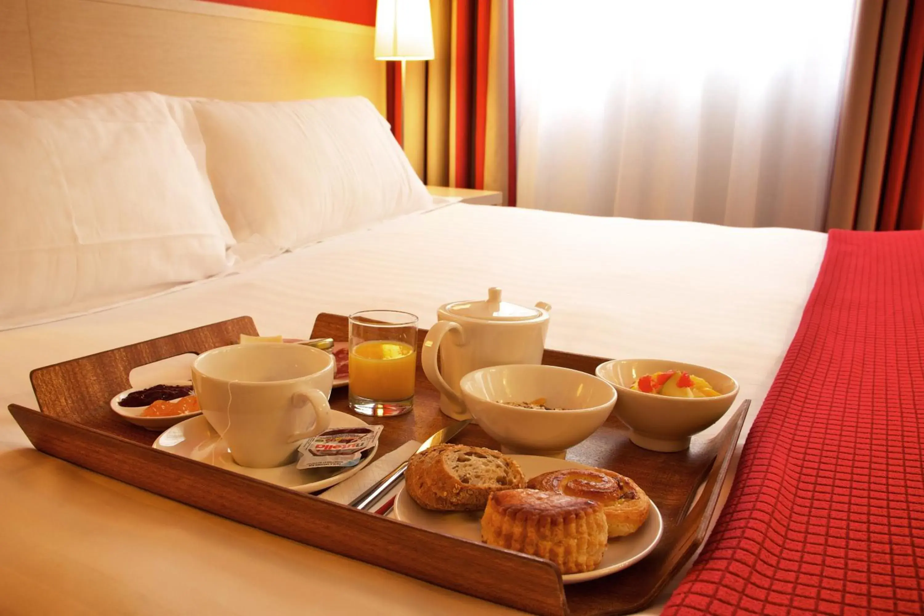 Breakfast, Bed in Hotel Le Richemont Breakfast, Bed in Hotel Le Richemont