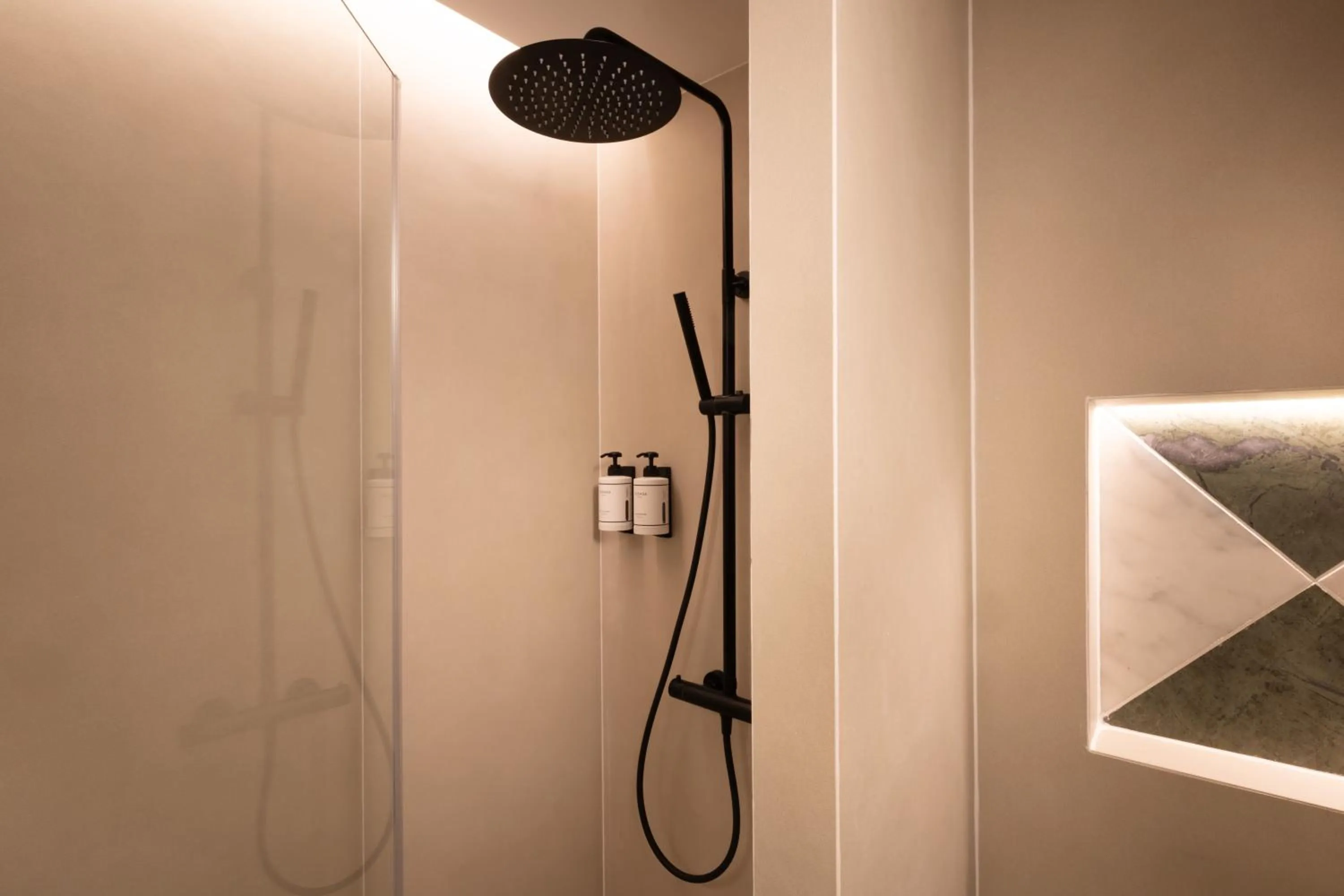 Shower in Hotel Le Richemont