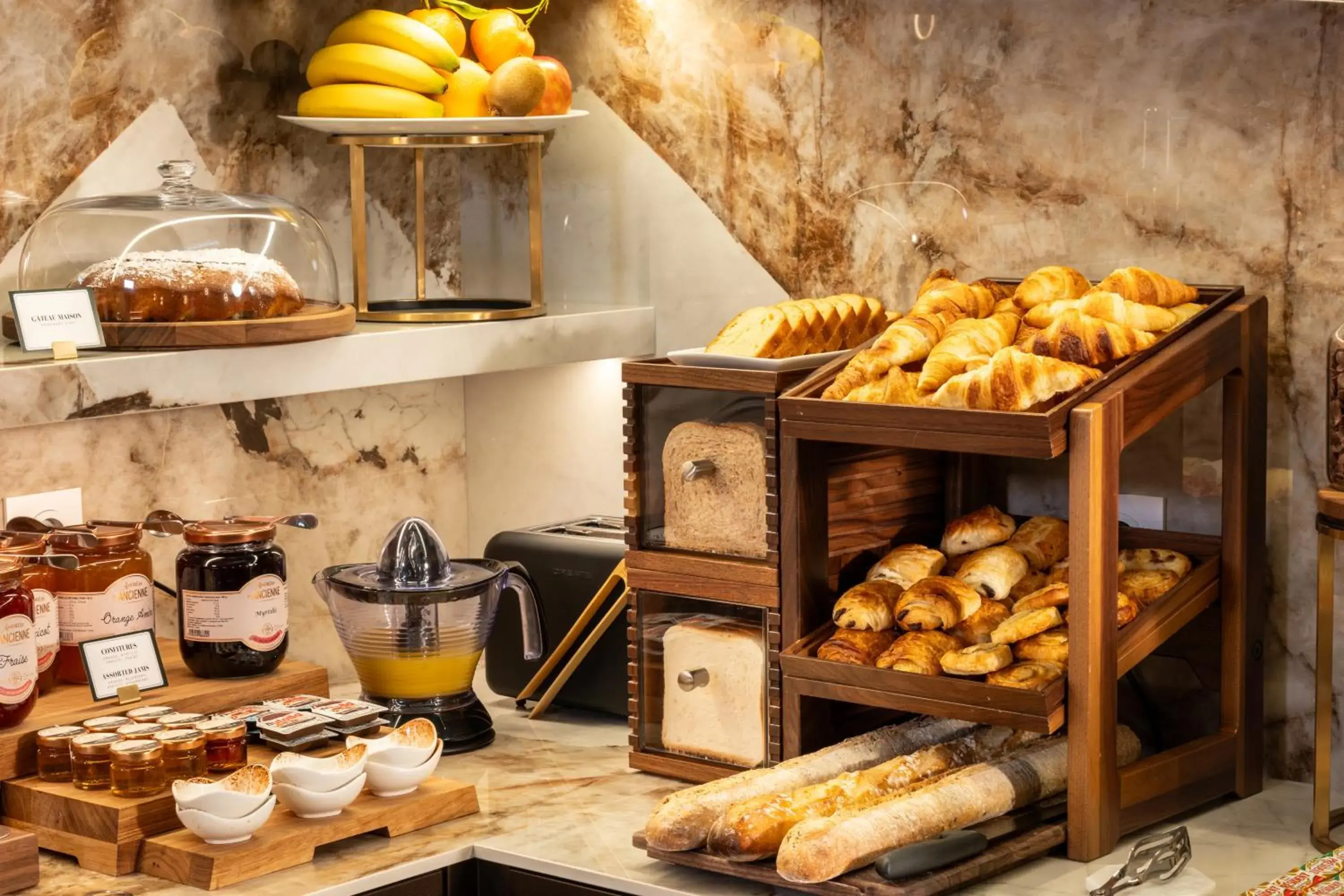 Breakfast in Hotel Le Richemont Breakfast in Hotel Le Richemont