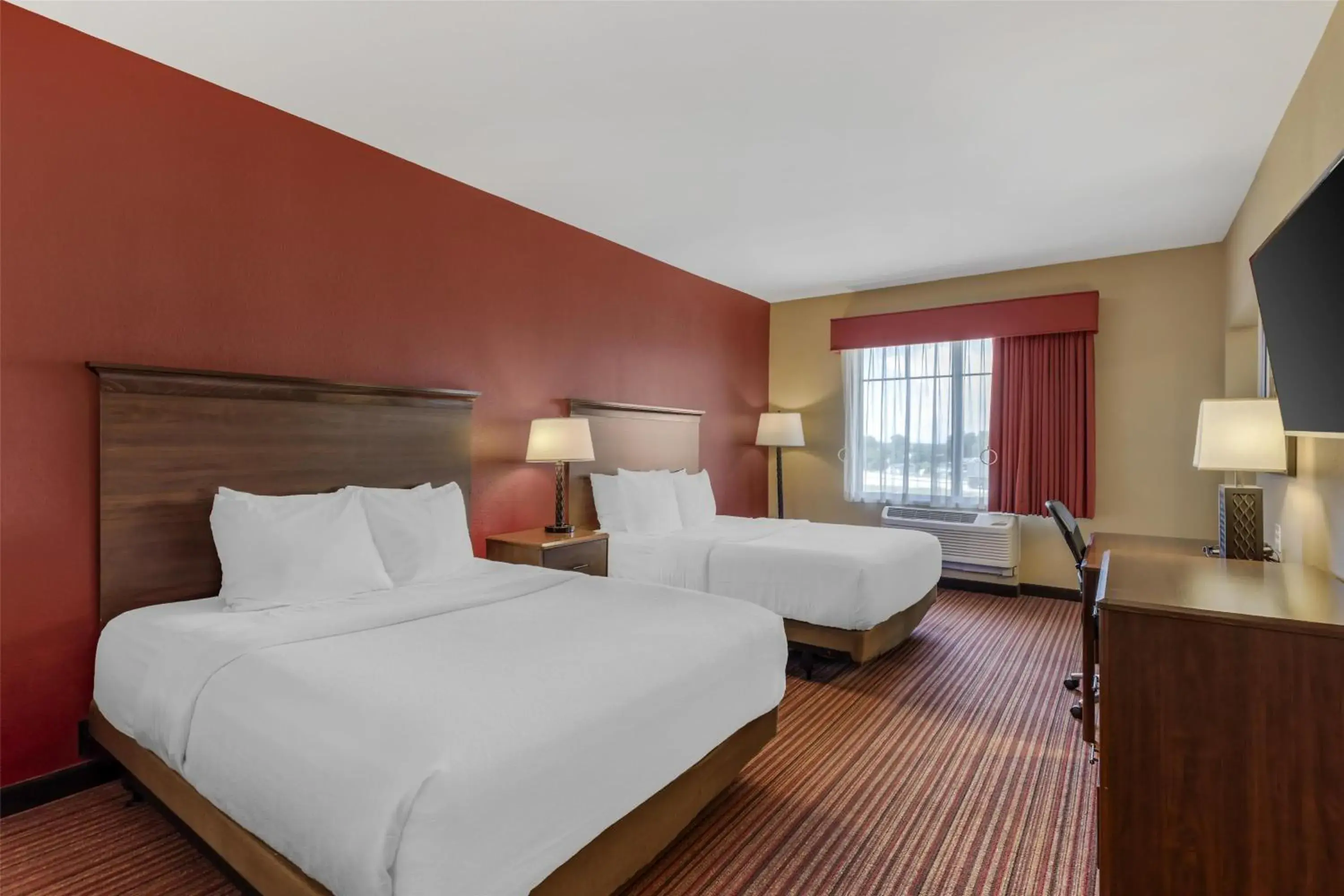 Bedroom, Bed in Best Western Plus Hudson Hotel & Suites Bedroom, Bed in Best Western Plus Hudson Hotel & Suites
