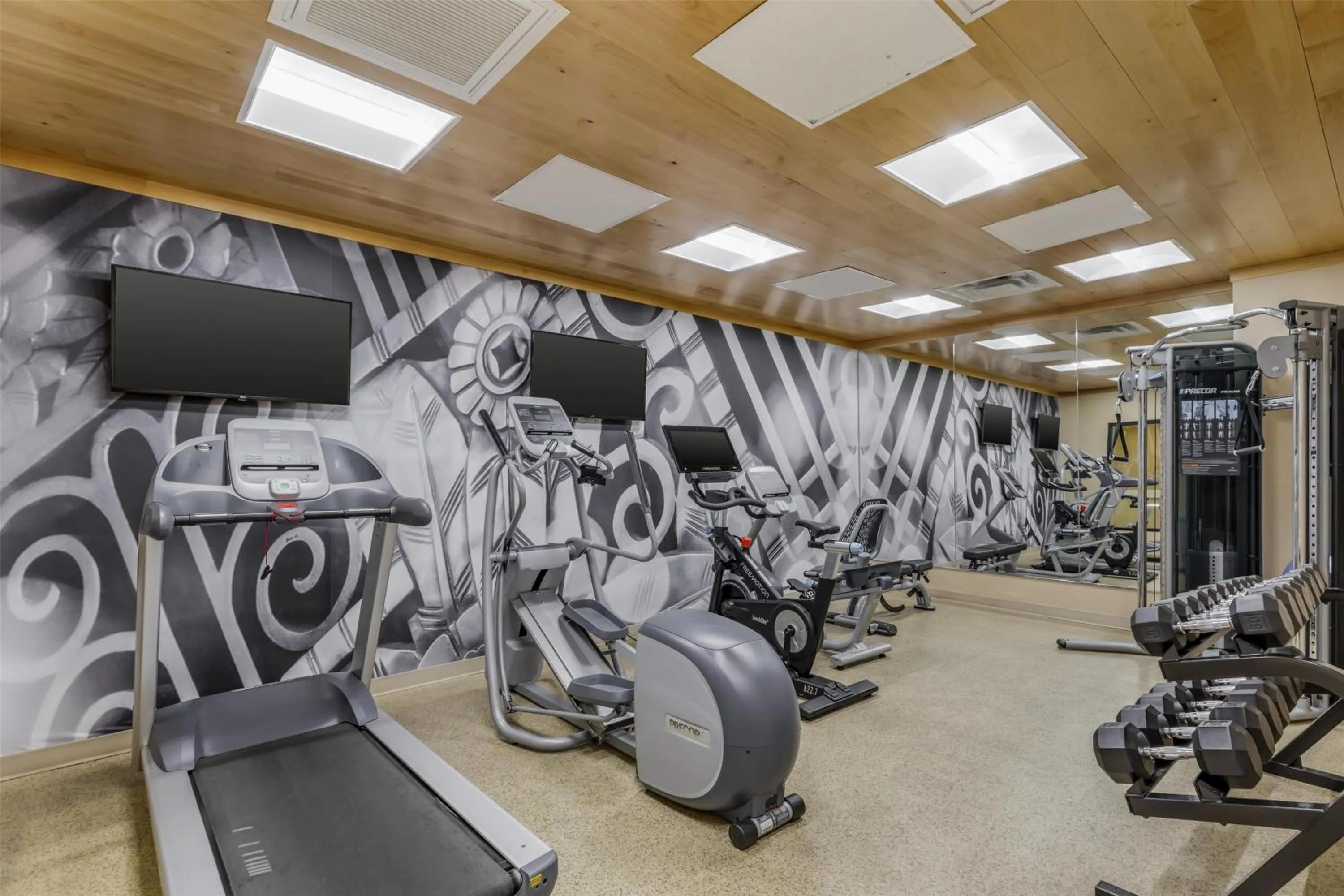 Fitness centre/facilities in Best Western Plus Hudson Hotel & Suites
