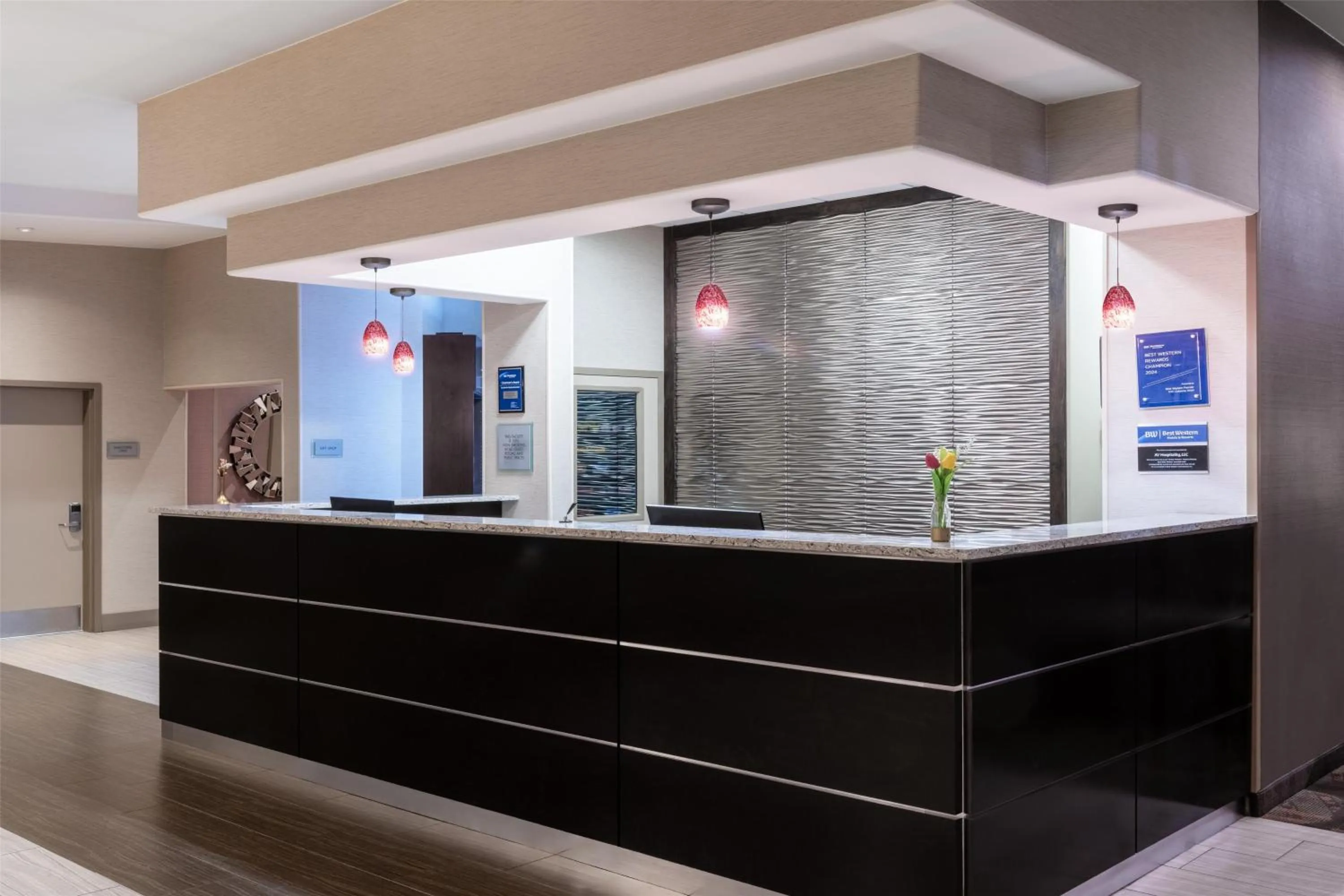Lobby or reception in Best Western Premier NYC Gateway Hotel