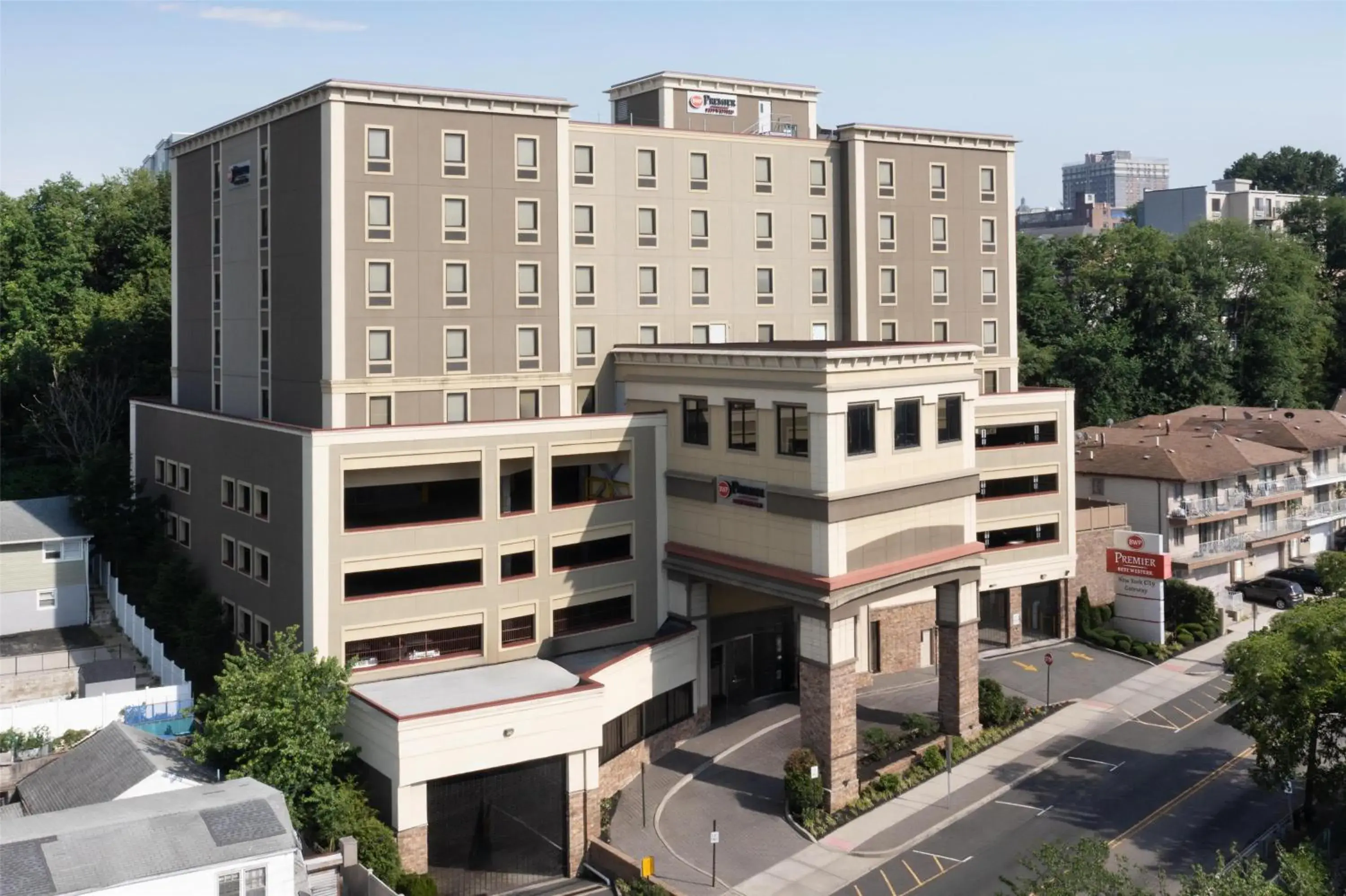 Property building in Best Western Premier NYC Gateway Hotel Property building in Best Western Premier NYC Gateway Hotel