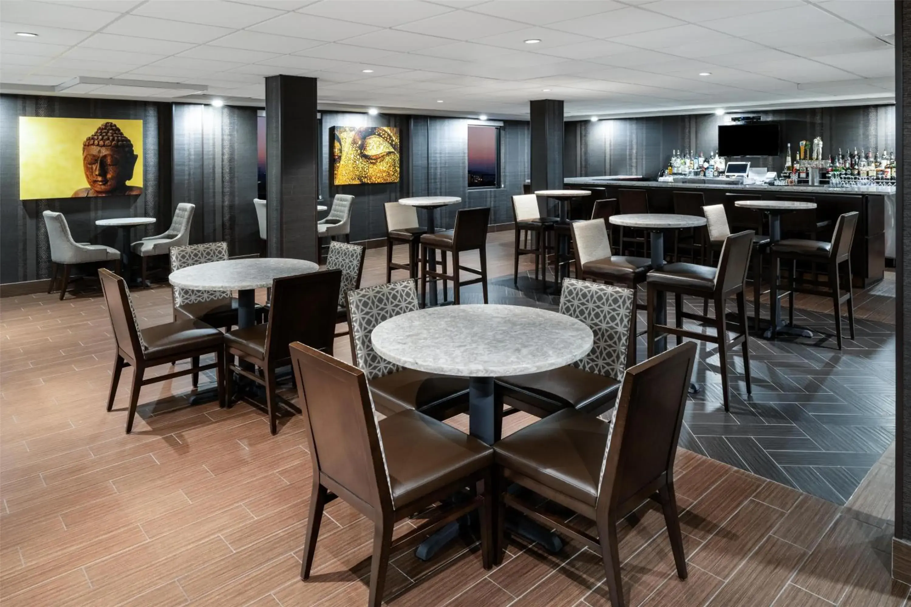 Lounge or bar in Best Western Premier NYC Gateway Hotel Lounge or bar in Best Western Premier NYC Gateway Hotel