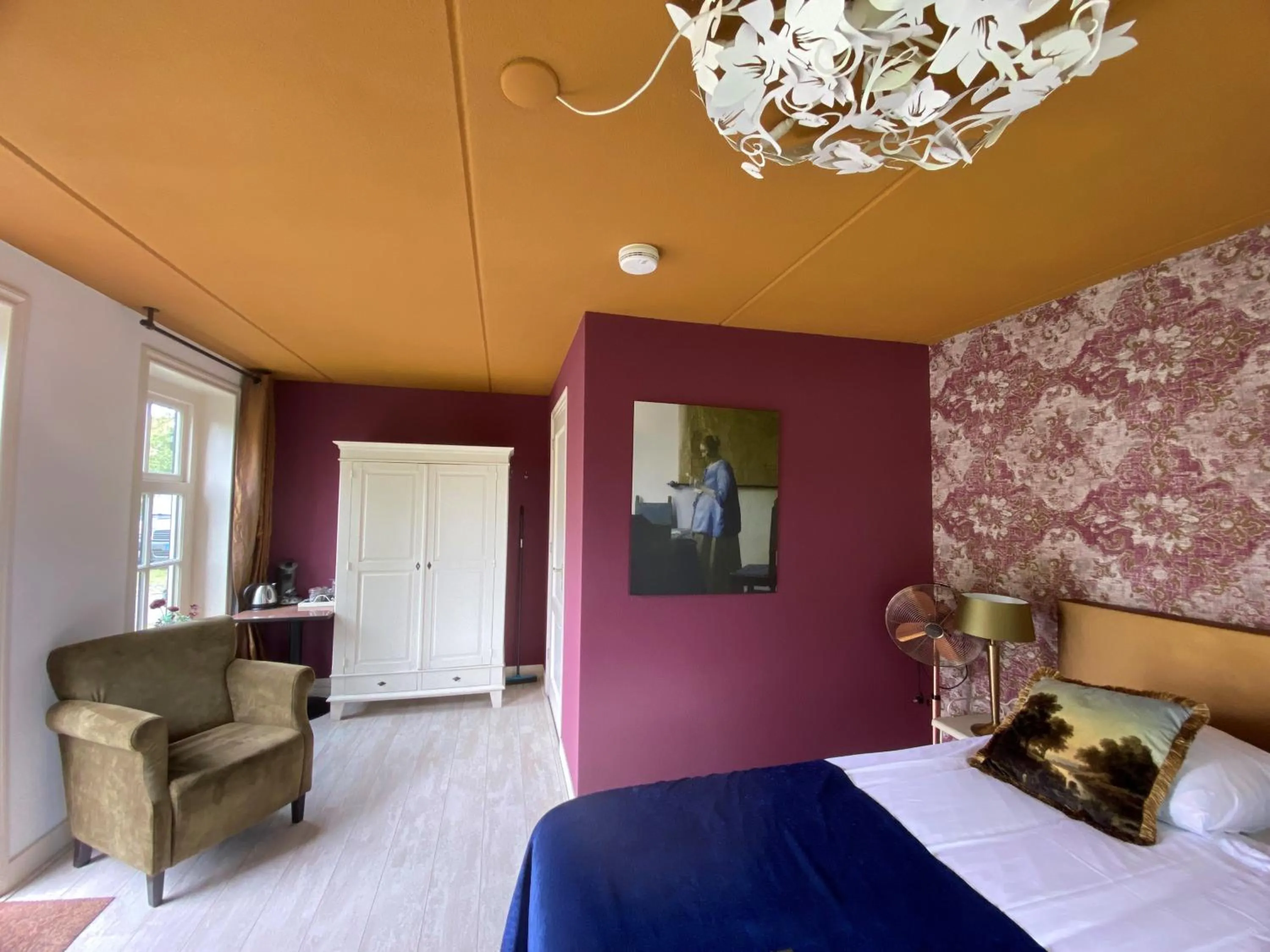 Bedroom, Bed in Recreatiepark Wiringherlant