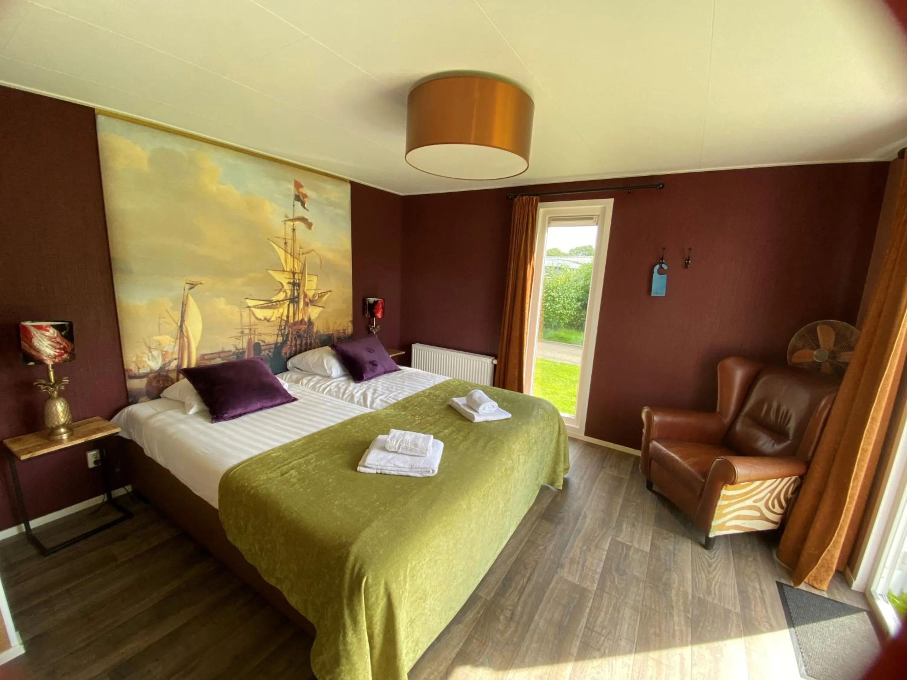 Bedroom, Bed in Recreatiepark Wiringherlant