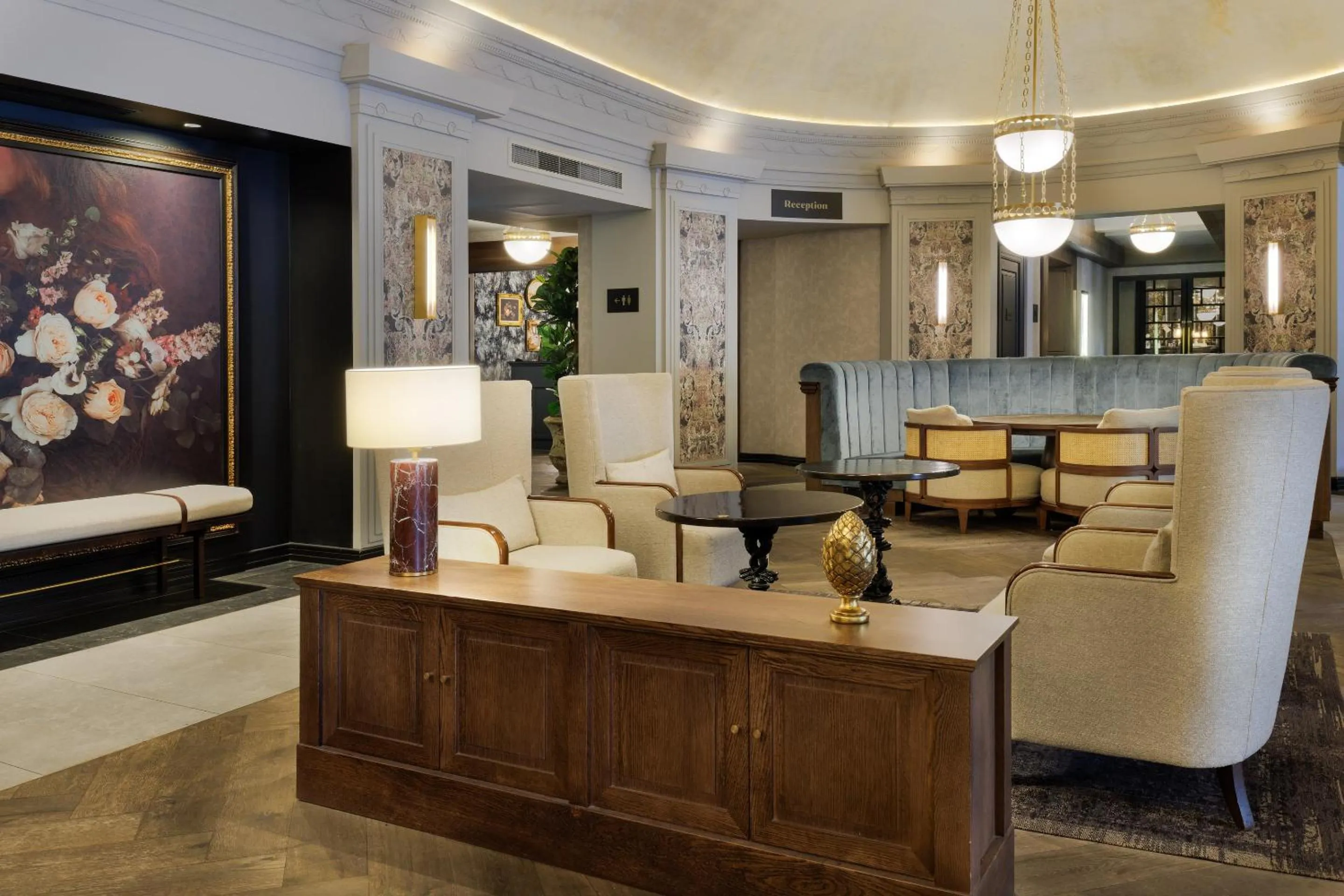 Lobby or reception in The Queens Hotel