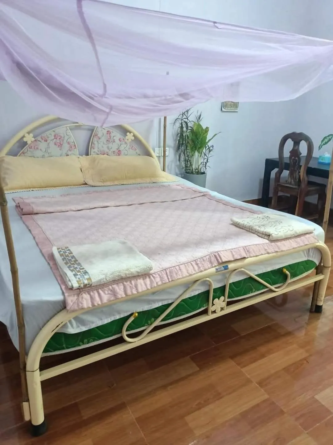 Bed in Phonluer Angkor Homestay SiemReap - Local Vibe