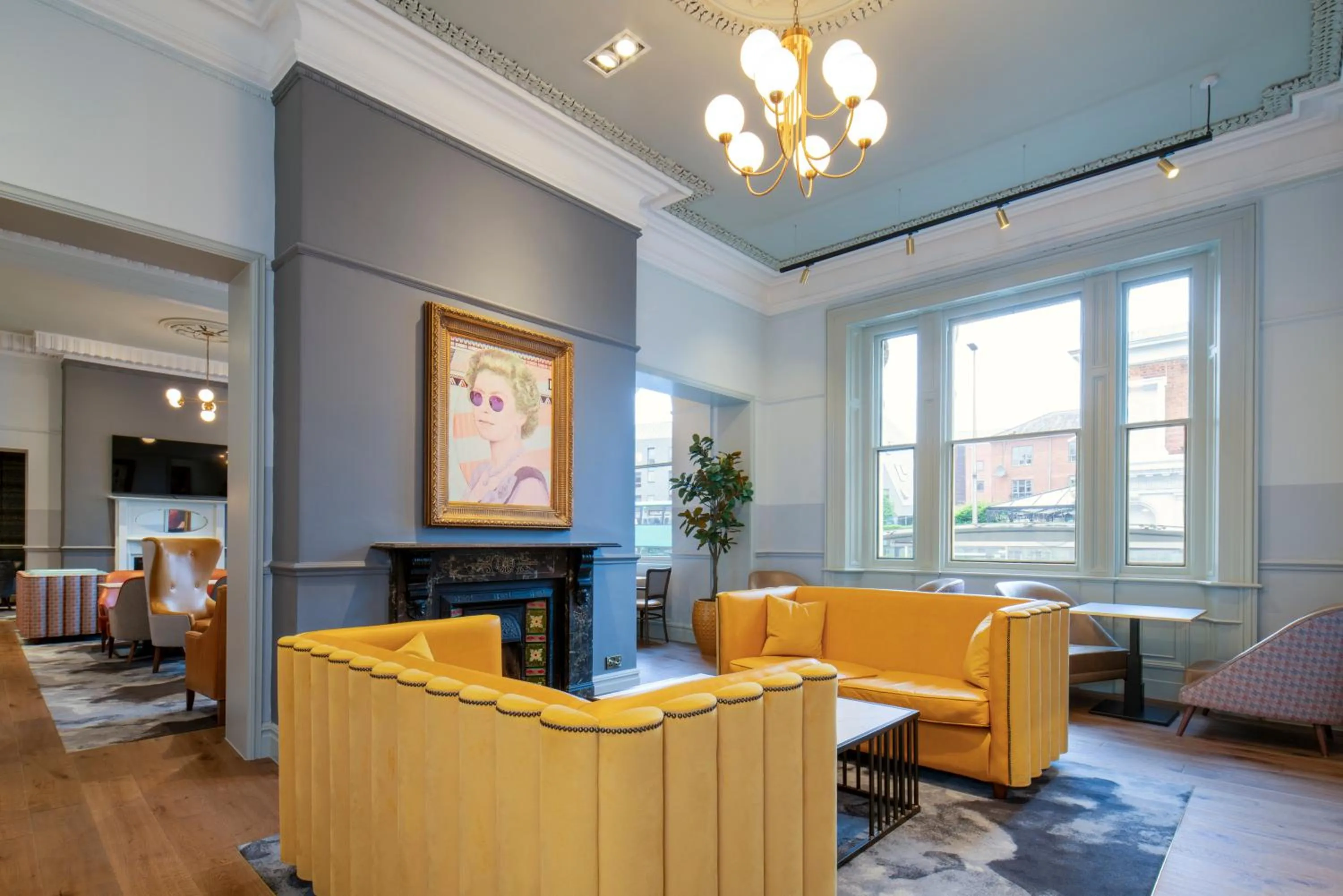 Lounge or bar in The Queen at Chester Hotel, BW Premier Collection