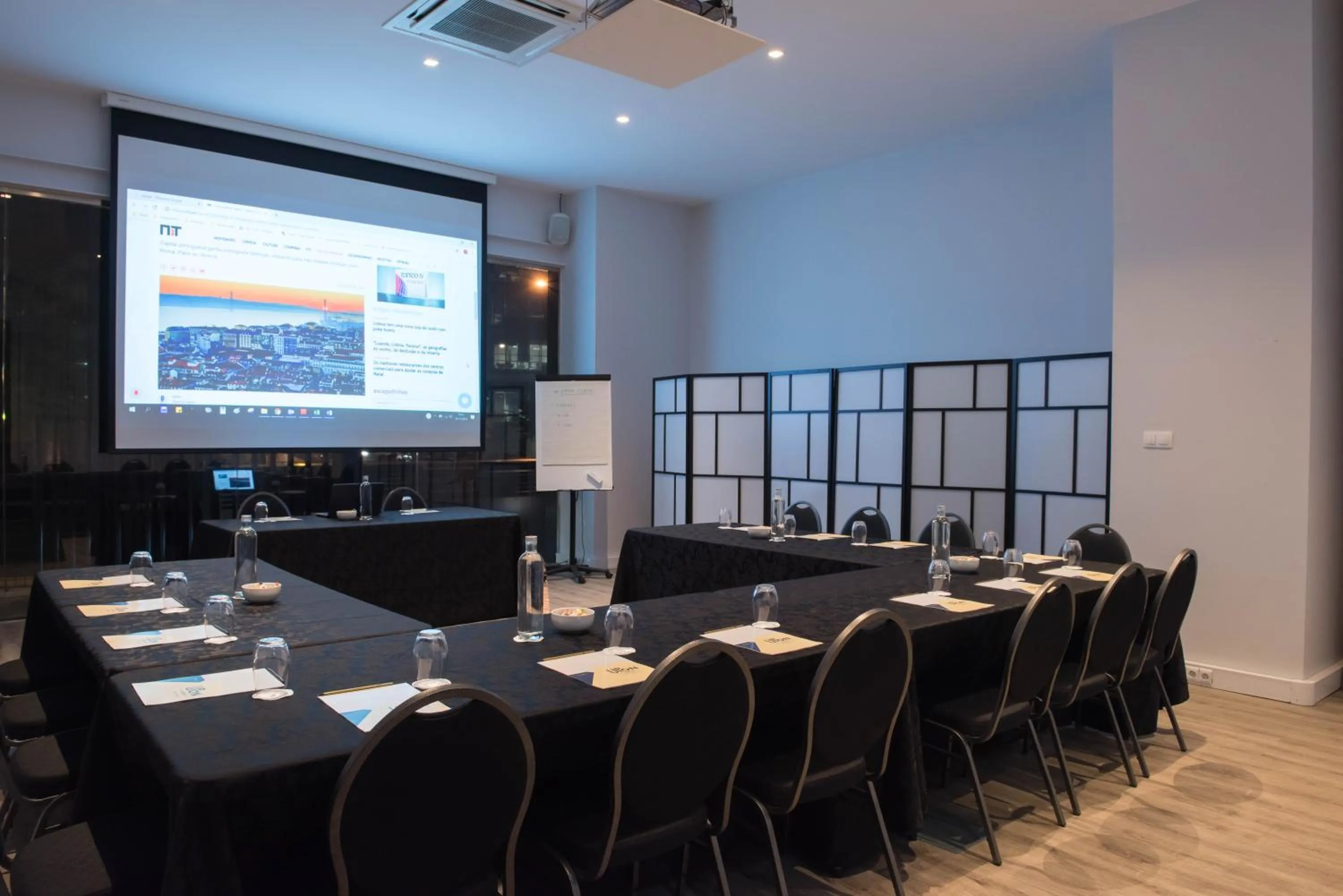 Seating area in Upon Lisbon Prime Residences