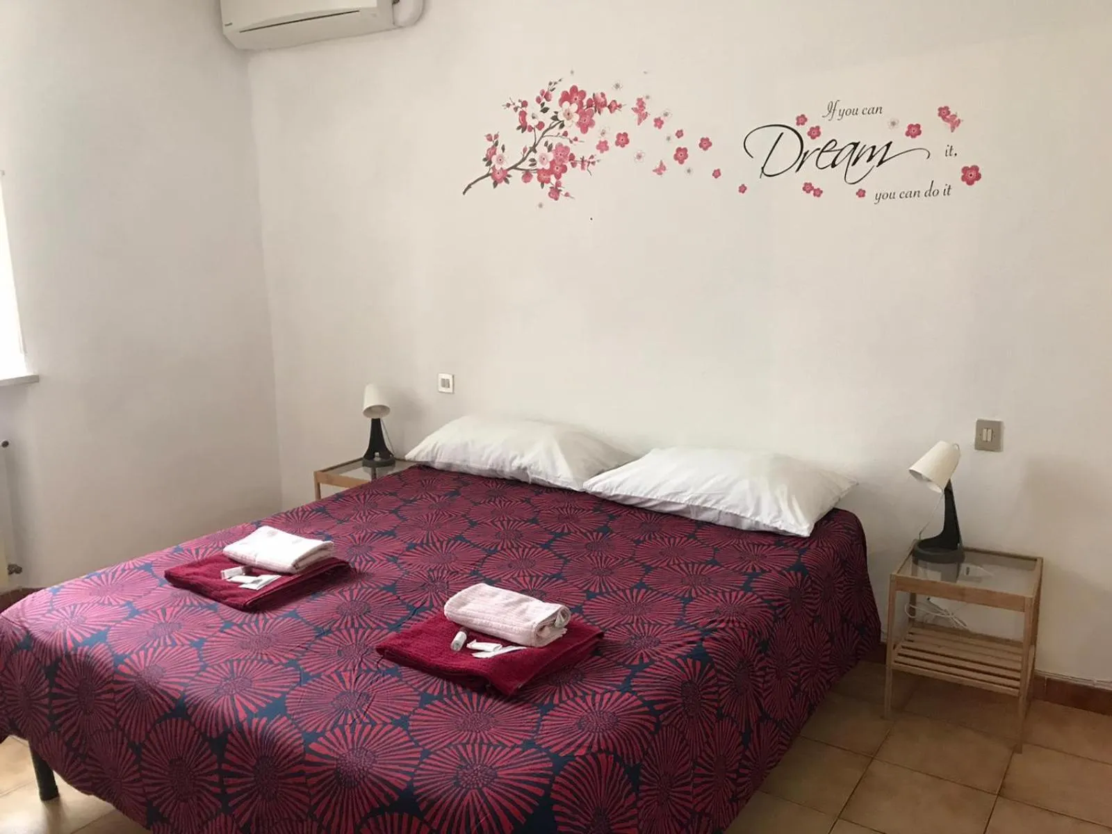 Photo of the whole room, Bed in A Casa di Lucia