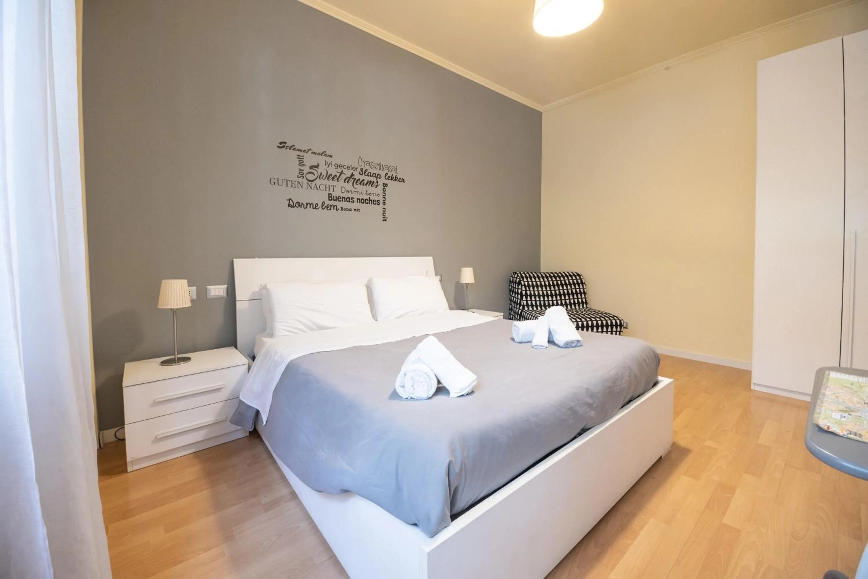 Bedroom, Bed in Le Piazze di Roma Sweet Apartment