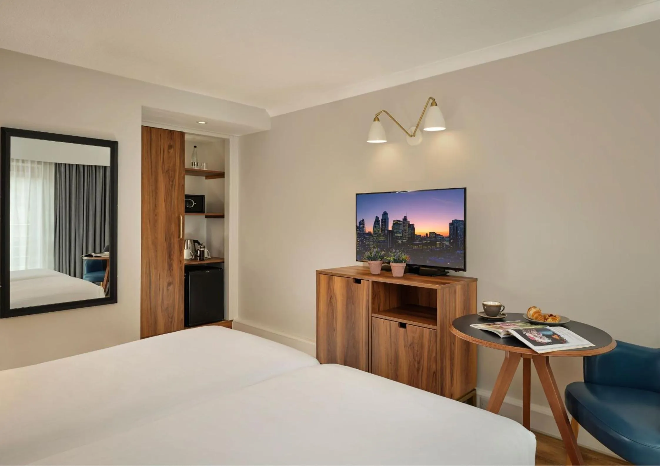 TV and multimedia, Bed in Citadines Barbican London