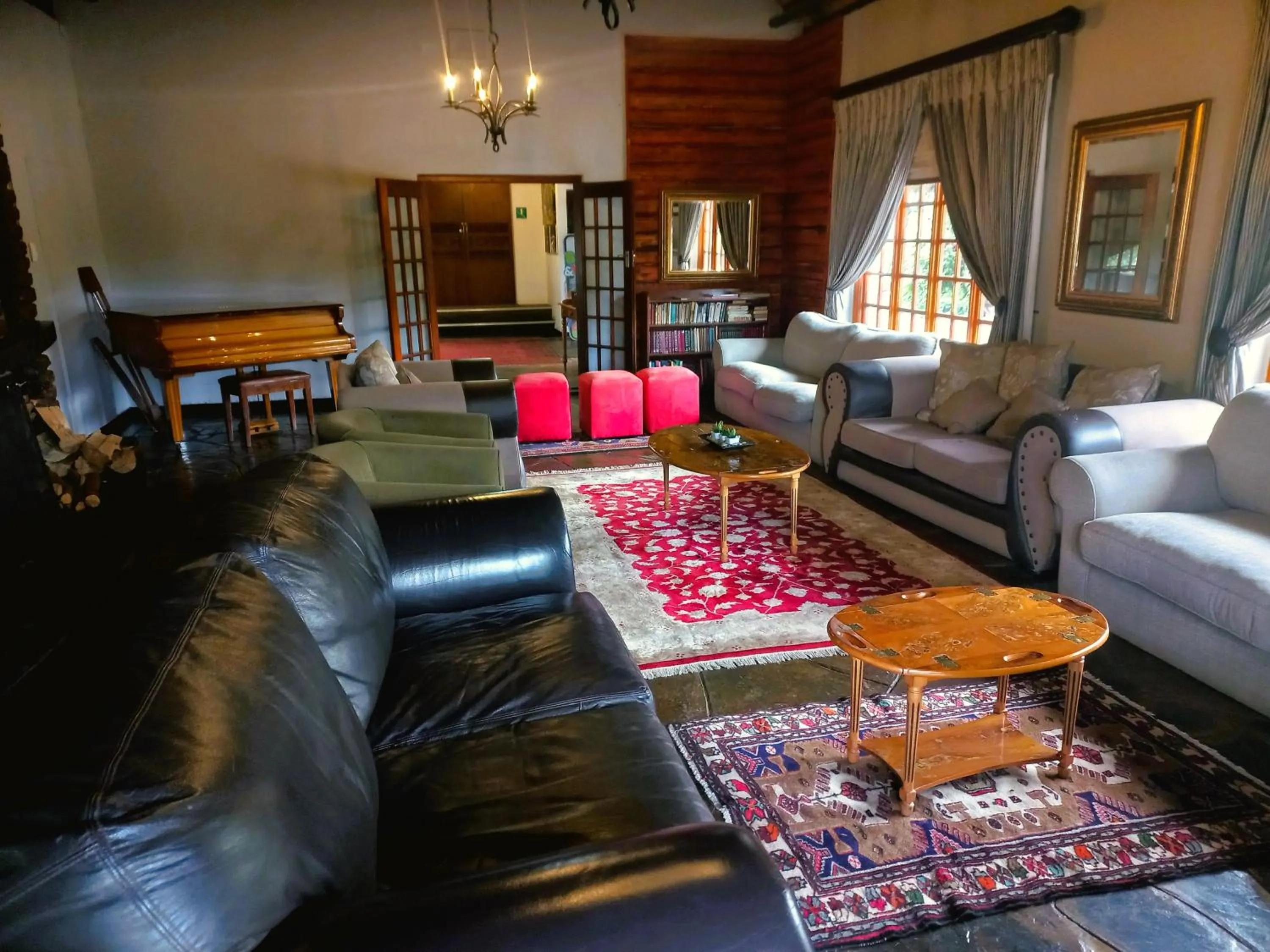 Communal lounge/ TV room in Mount Sheba Rainforest Hotel - Mountain Spring Water