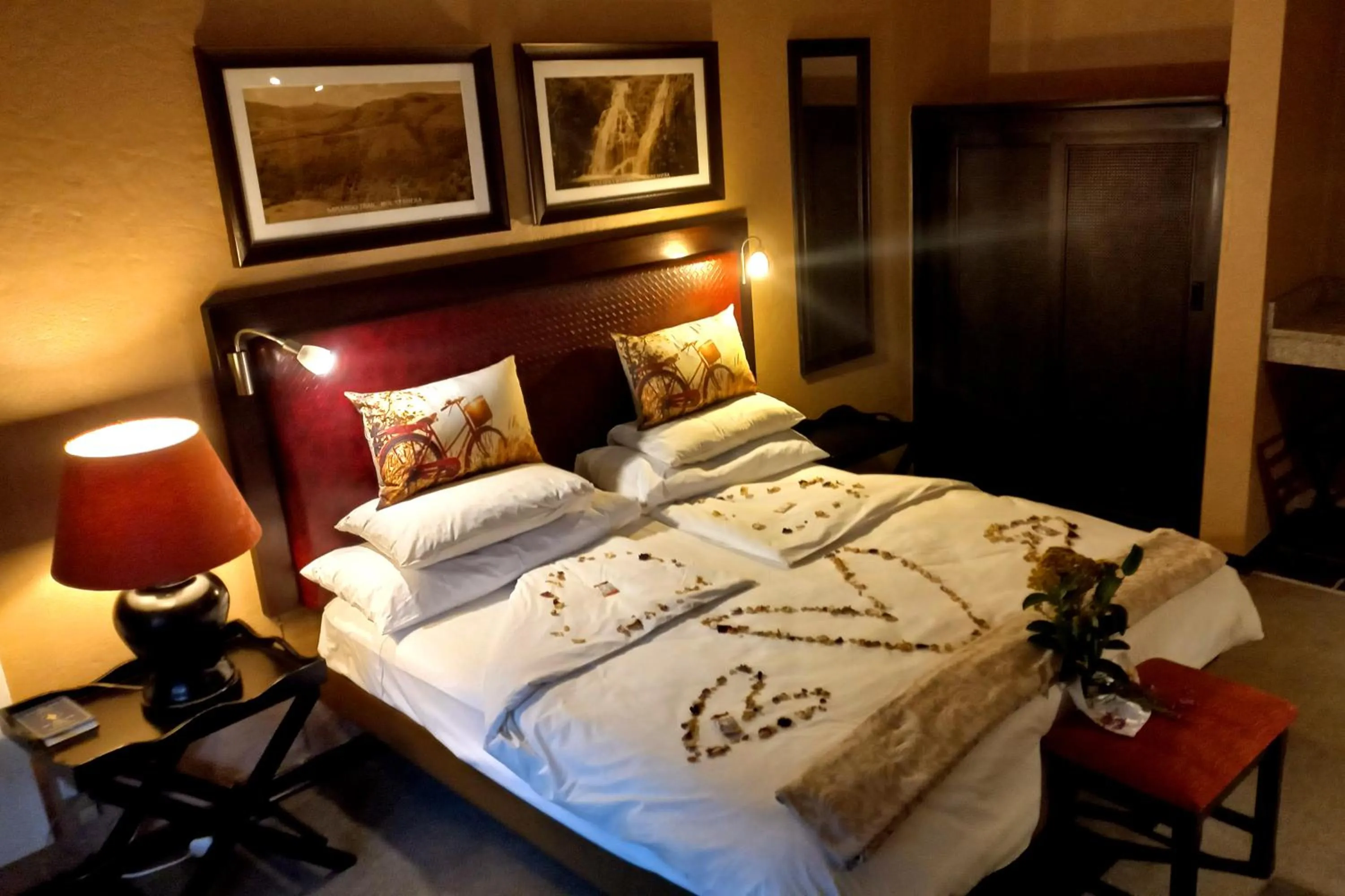 Bed in Mount Sheba Rainforest Hotel - Mountain Spring Water