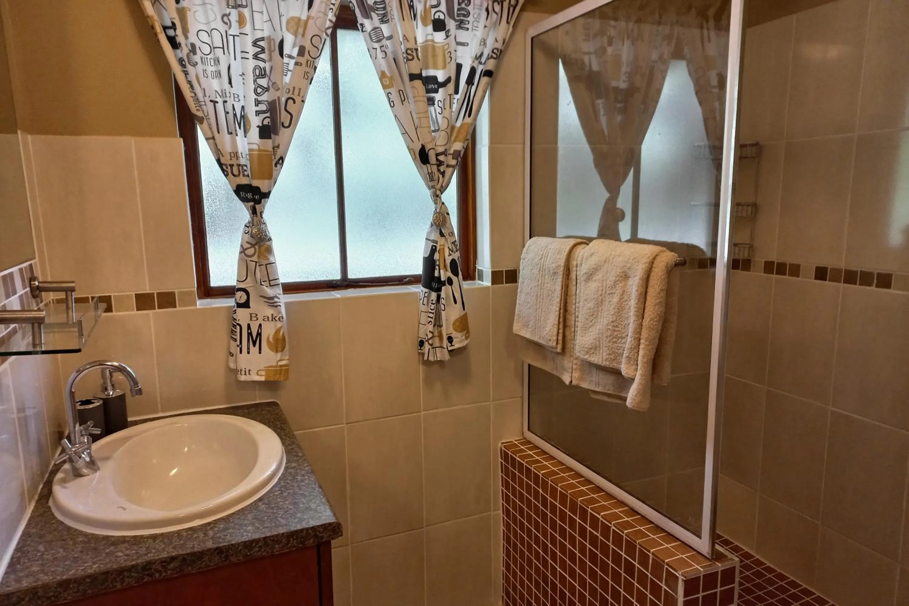 Shower in Mount Sheba Rainforest Hotel - Mountain Spring Water