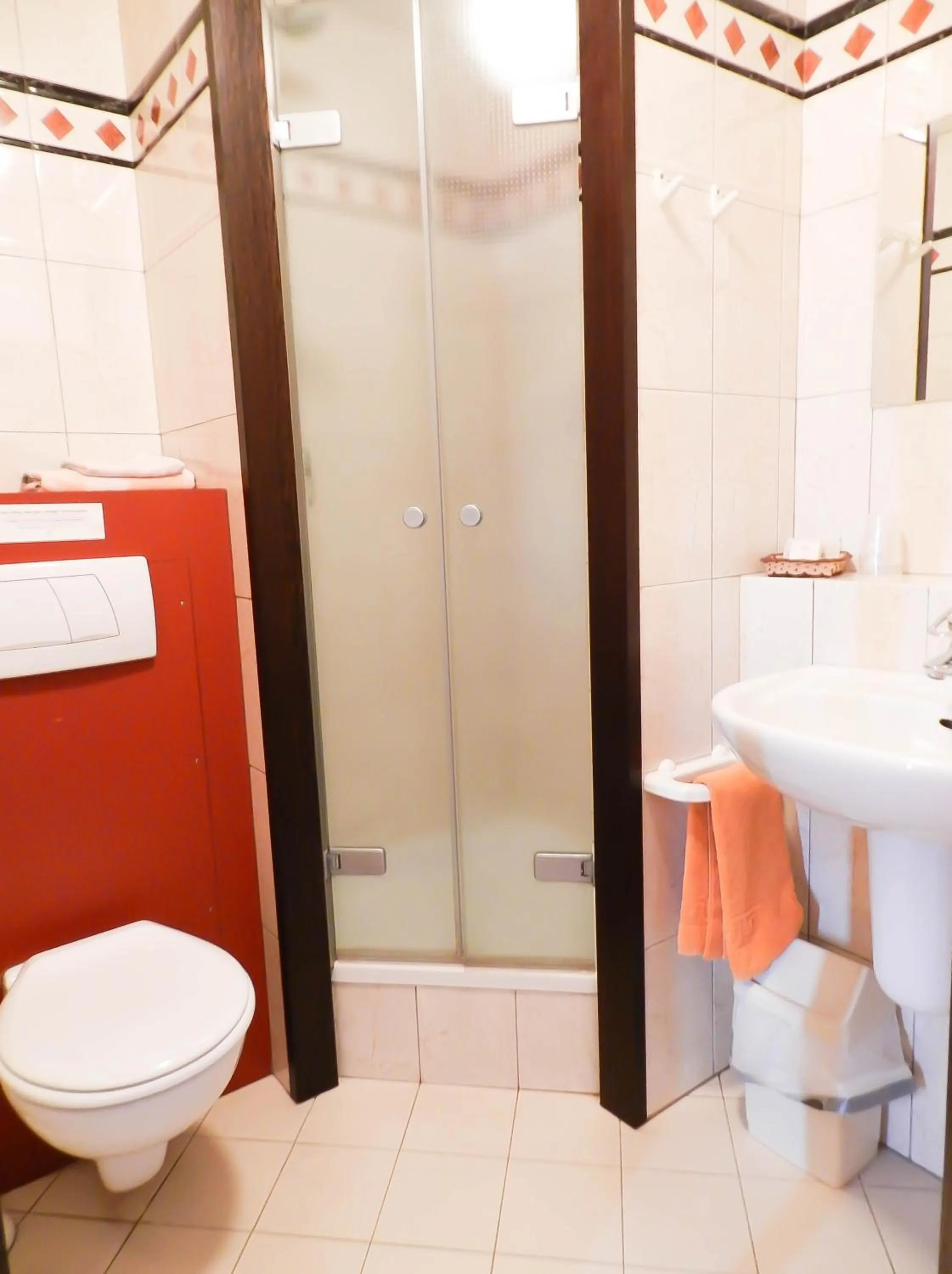 Shower in Hôtel du Fort