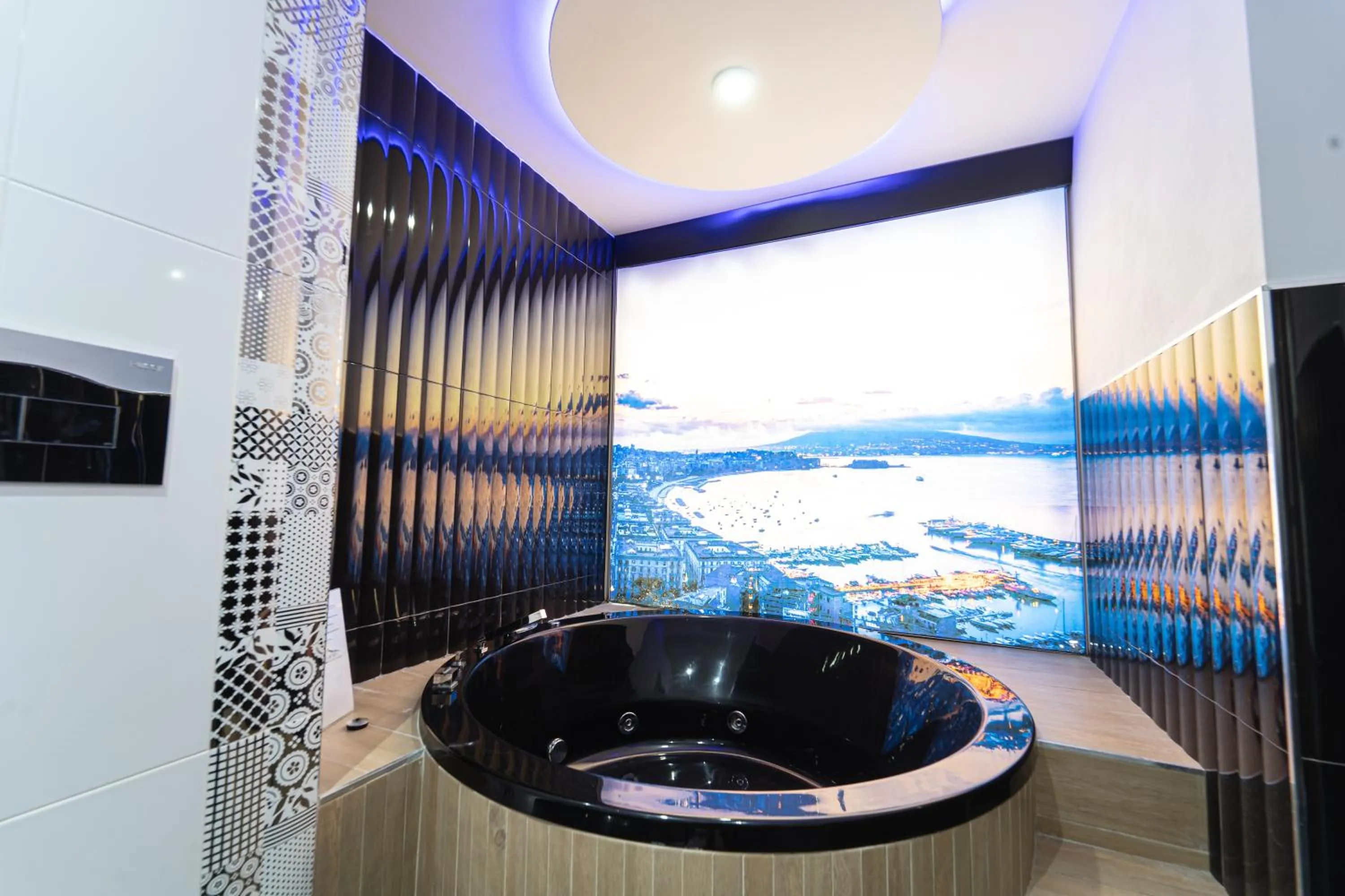 Hot Tub in Al Campanile H Napoli Centro, by ClaPa Group Dislocated Hospitality