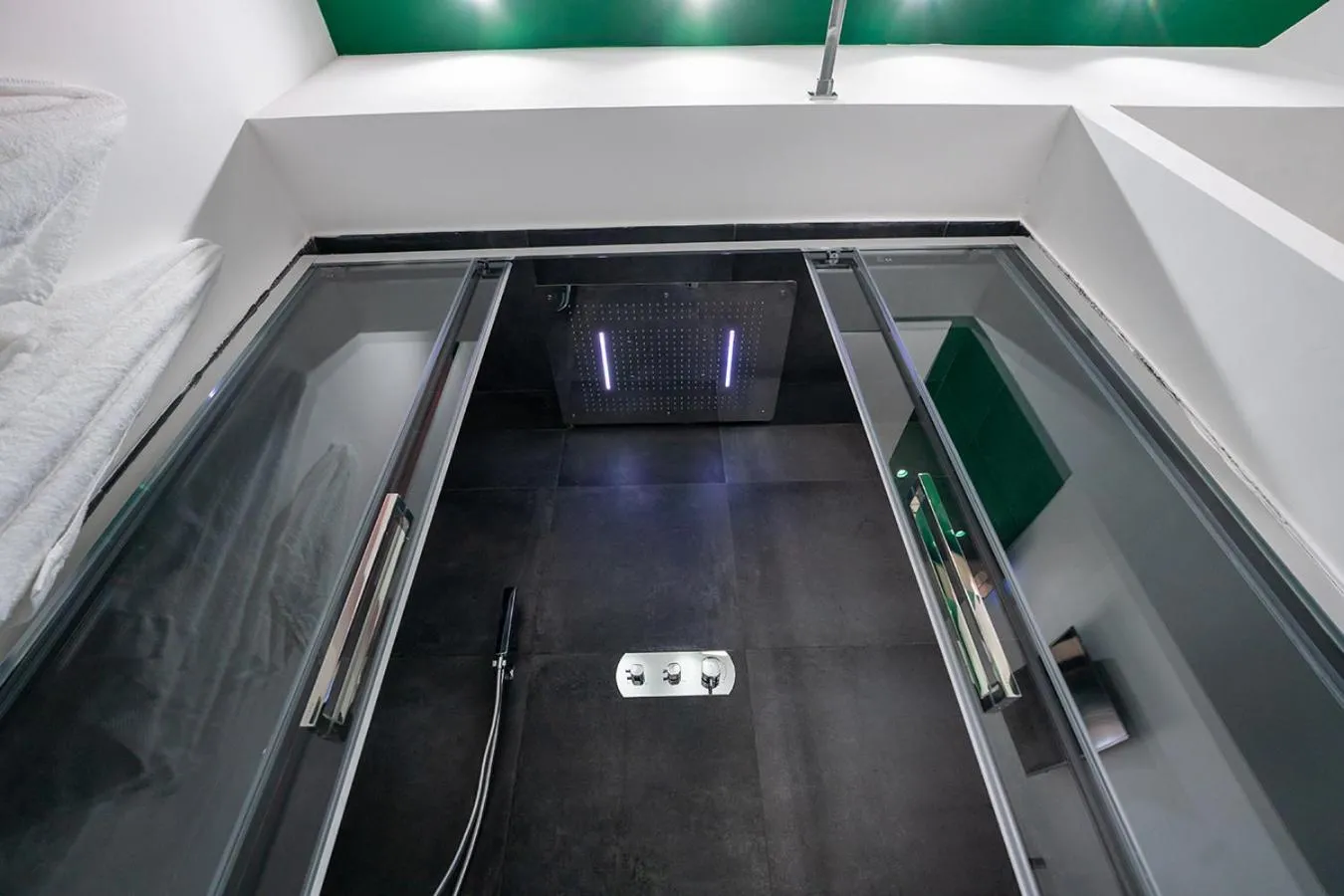 Shower in Al Campanile H Napoli Centro, by ClaPa Group Dislocated Hospitality