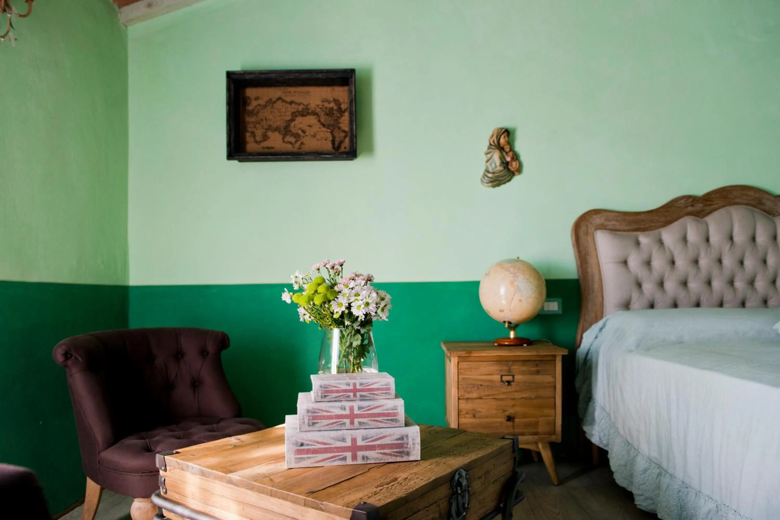 Decorative detail, Bed in Tenuta Le Tre Virtù