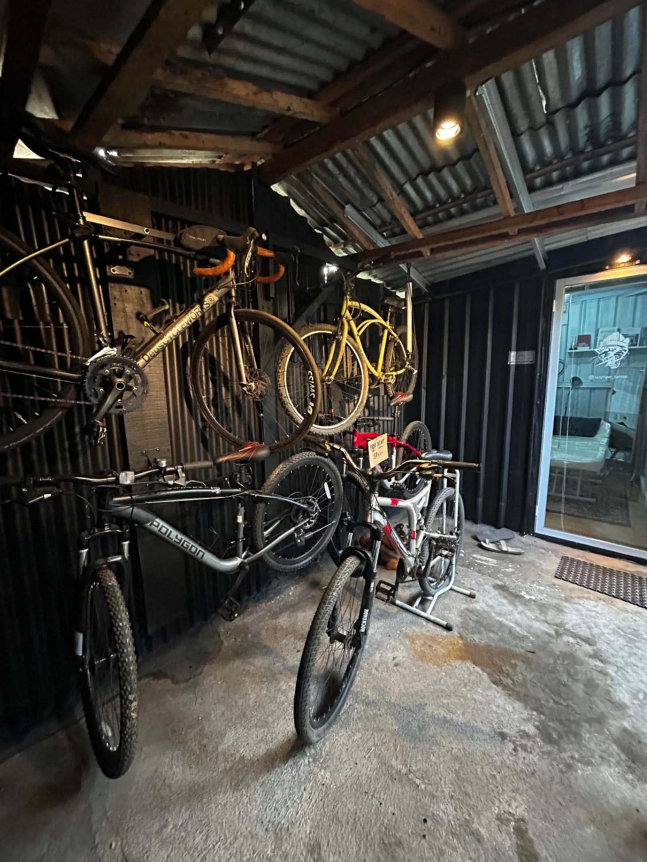 Cycling in Losmanos Hostel