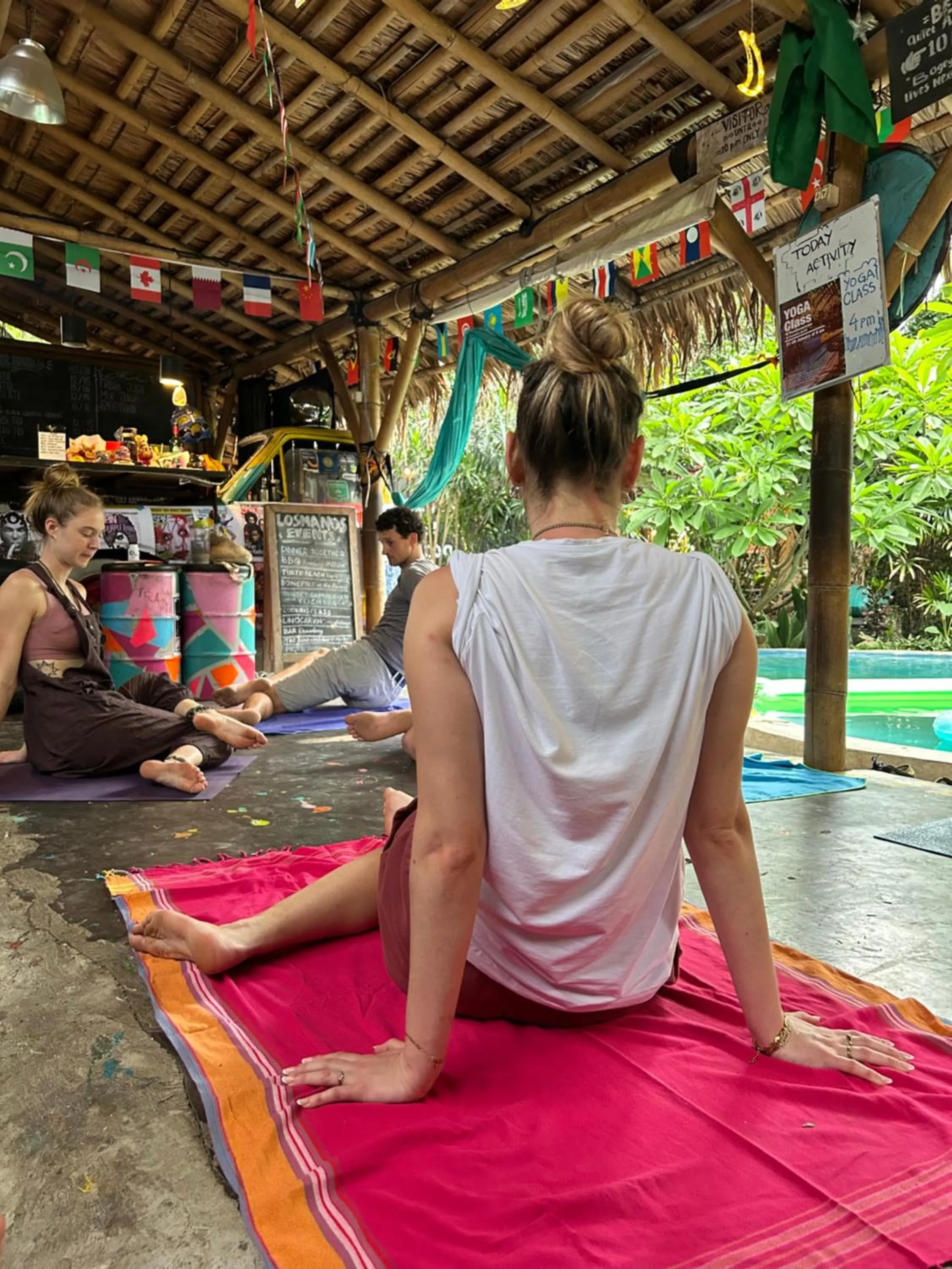 Evening entertainment in Losmanos Hostel