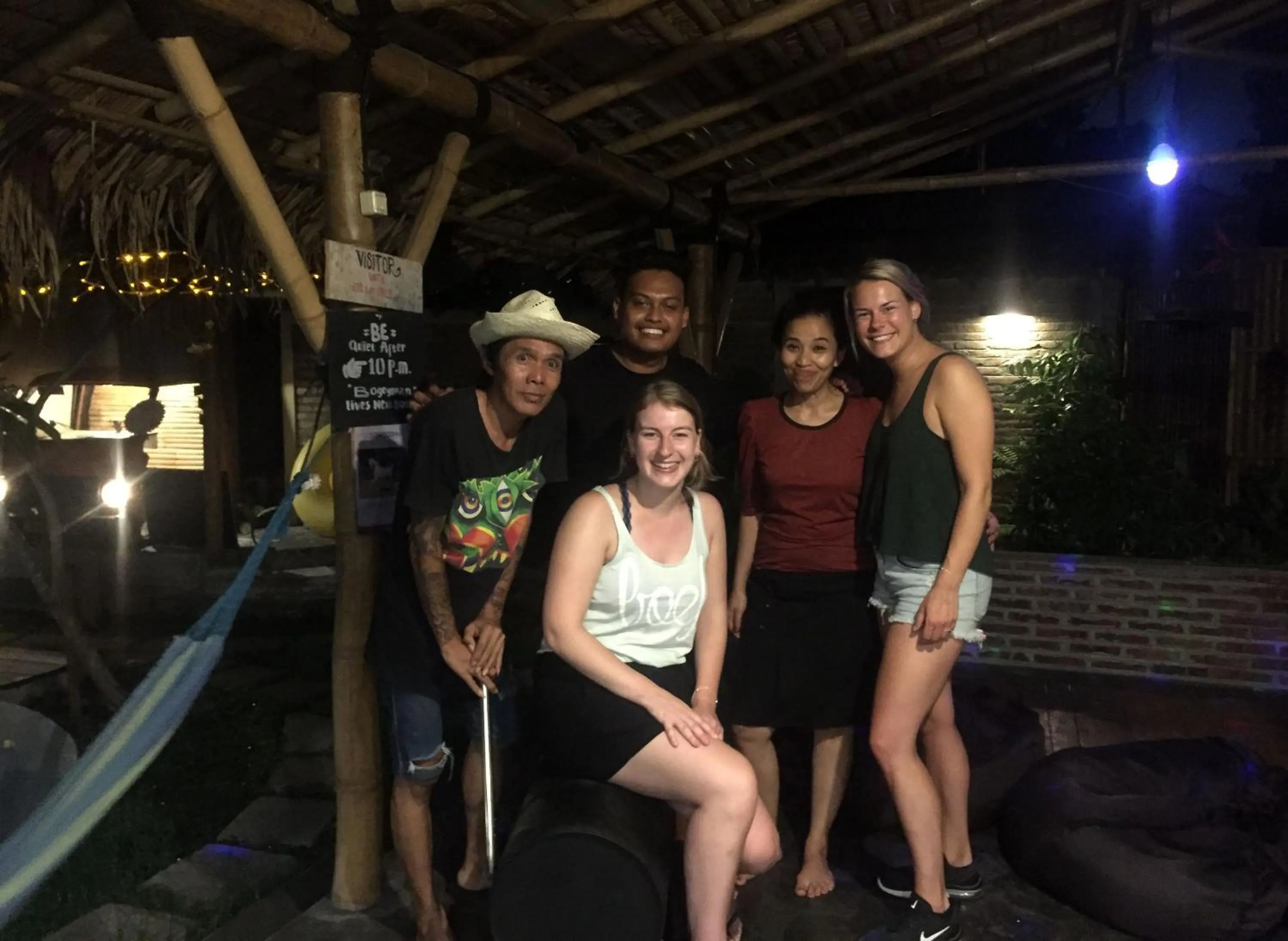 Communal lounge/ TV room in Losmanos Hostel