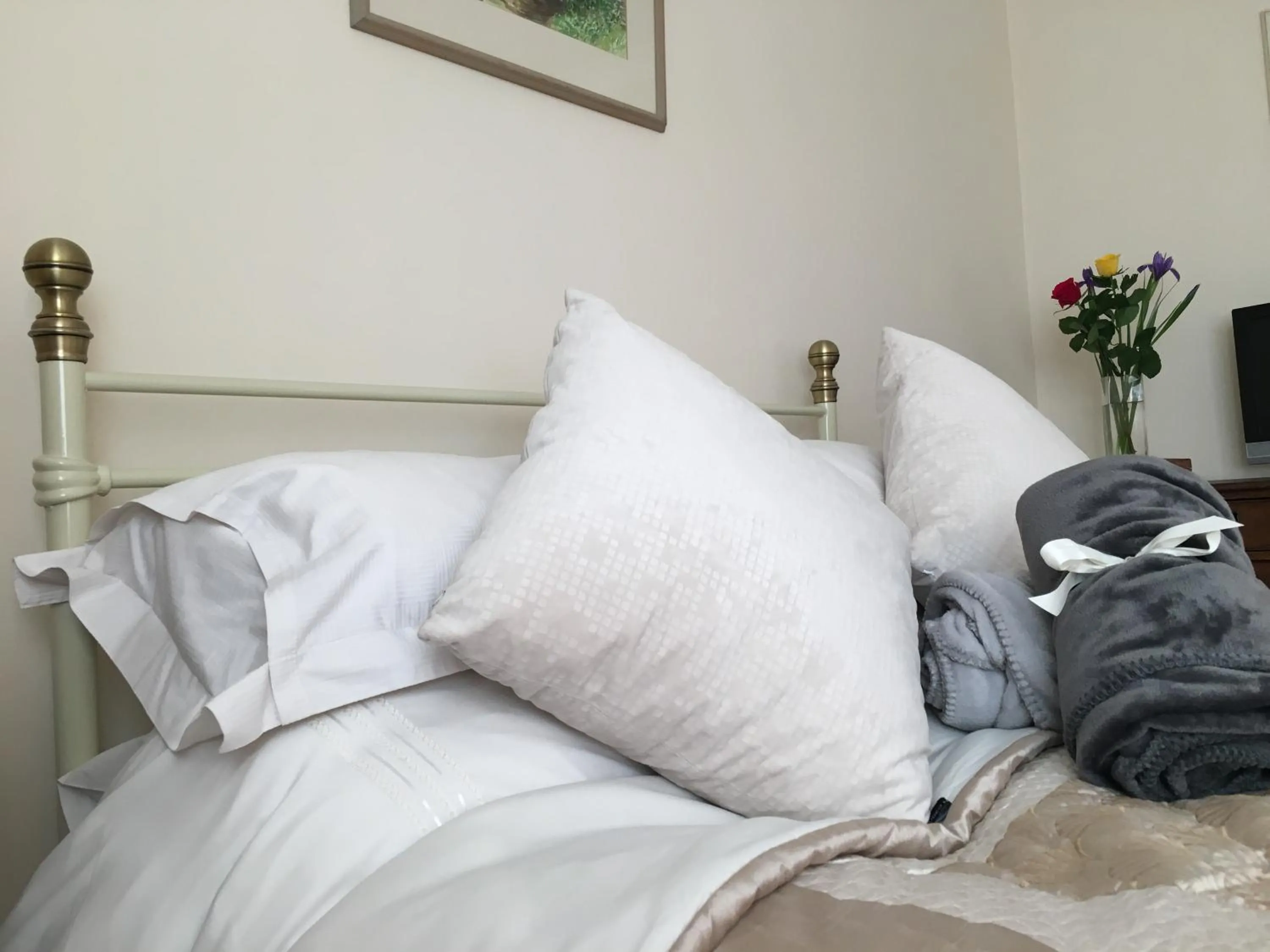 Bedroom, Bed in 5 Charlton Mill Way B&B