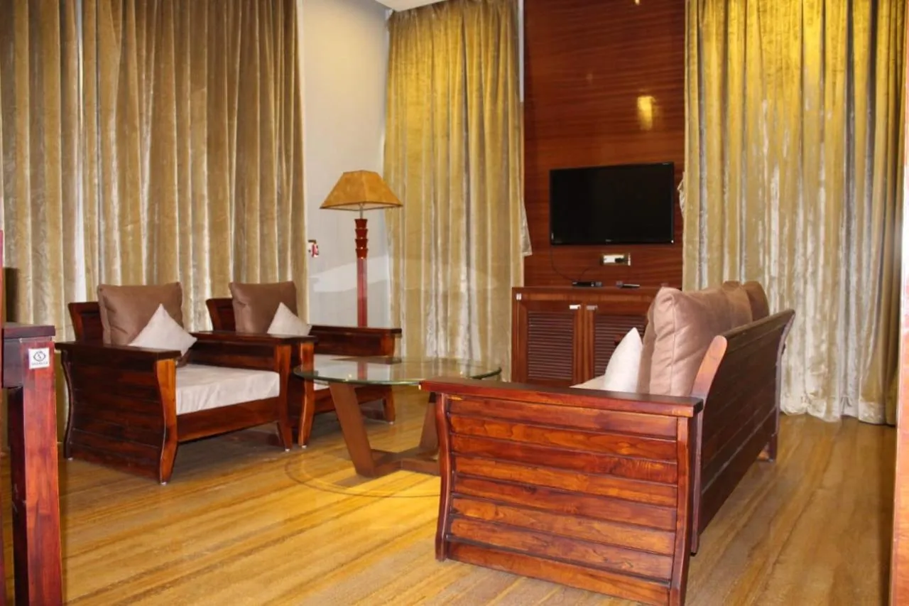 7 Seasons resort & Spa