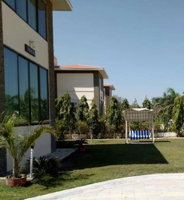 7 Seasons resort & Spa