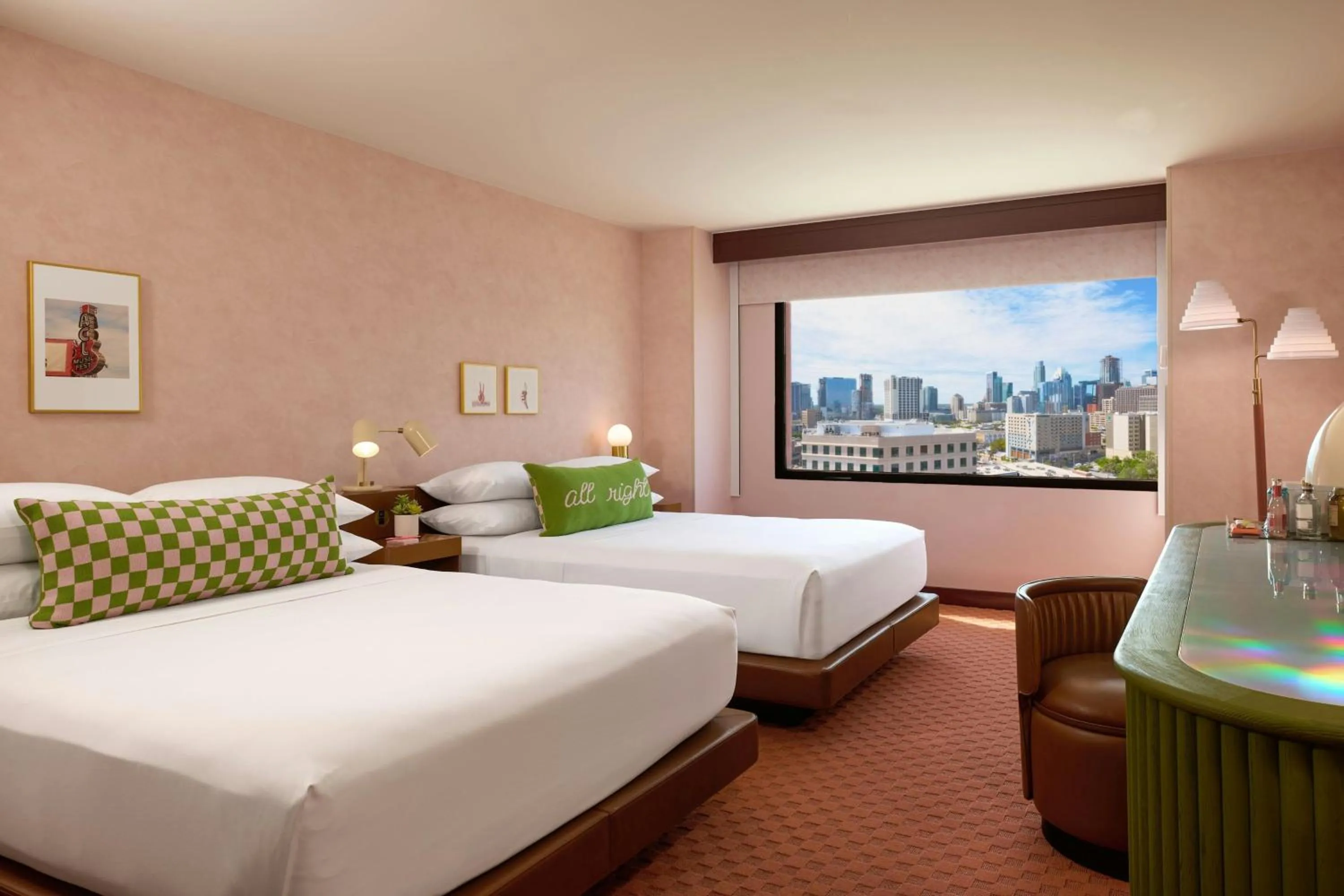 Photo of the whole room, Bed in Downright Austin, A Renaissance Hotel