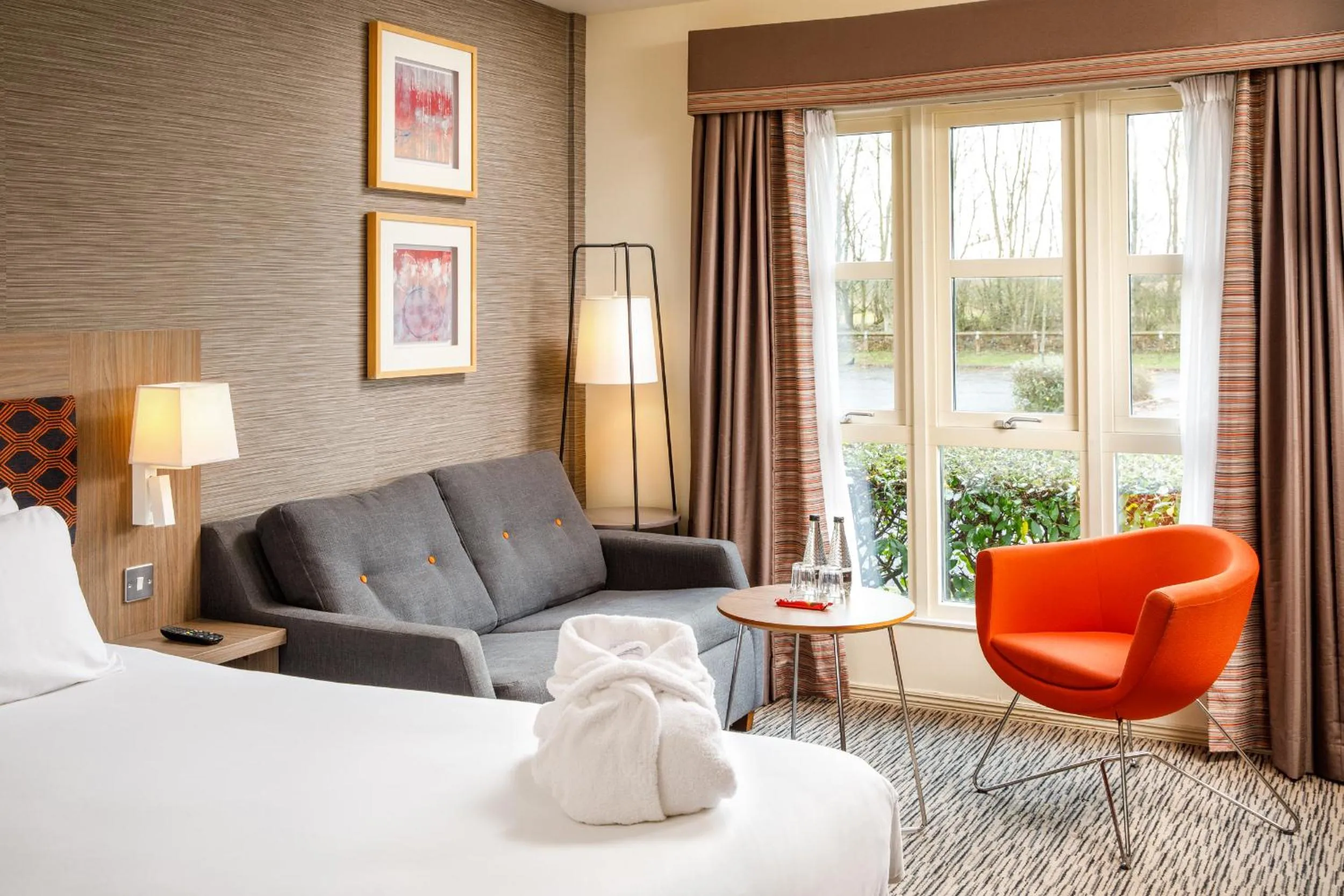 Seating area, Bed in Holiday Inn Darlington - NORTH A1M, JCT.59 by IHG