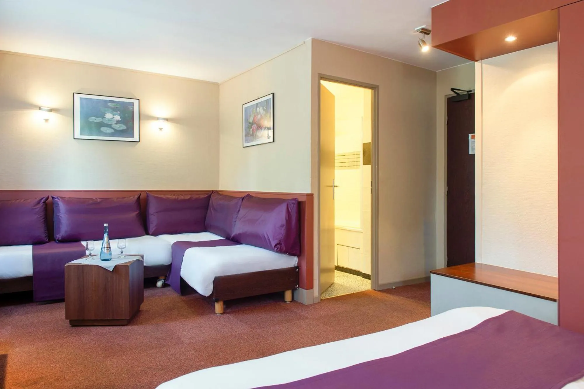 Bed in The Originals City, Hôtel Ascotel, Lille Est Grand Stade