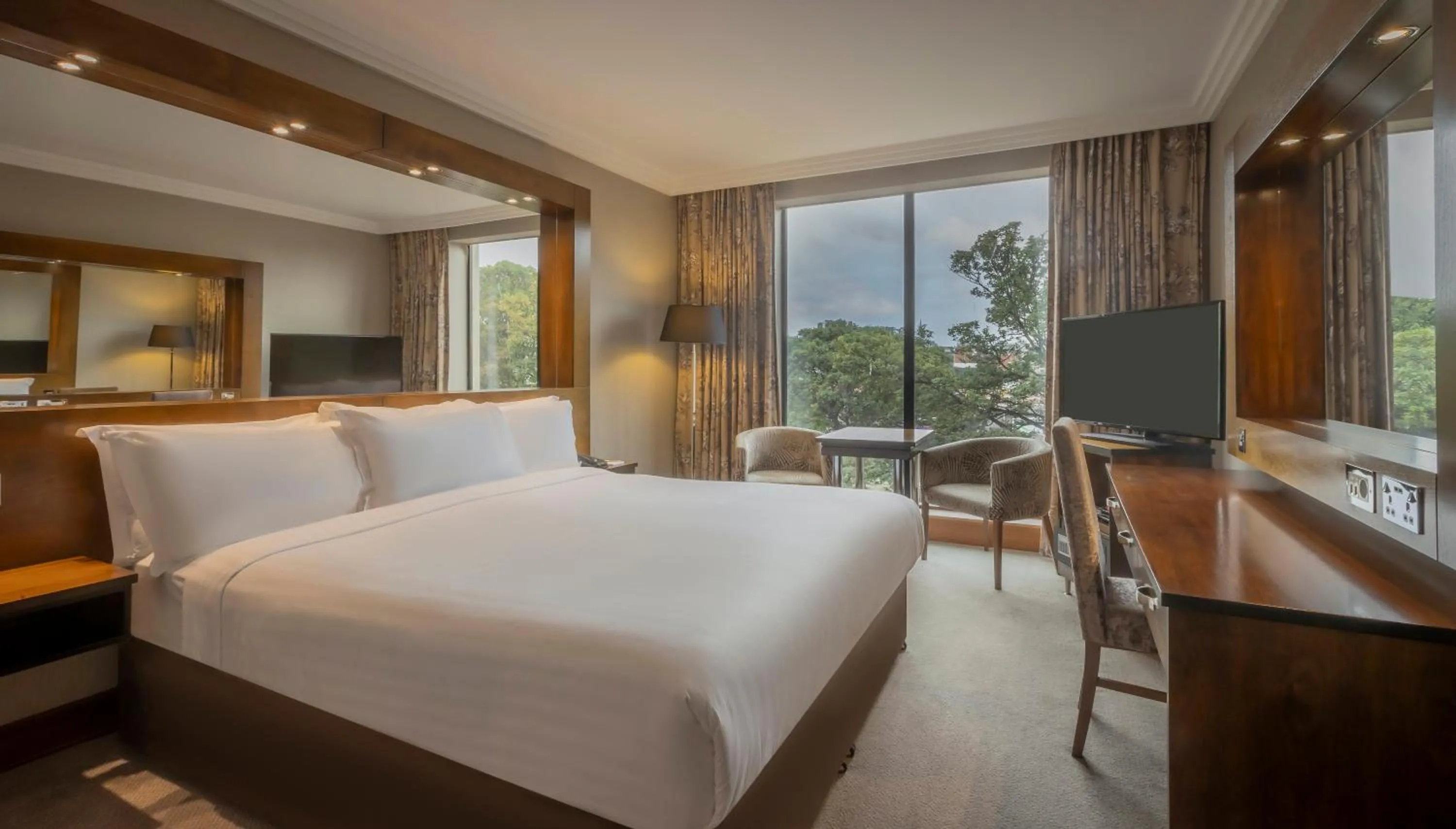 Bedroom, Bed in Ashling Hotel Dublin