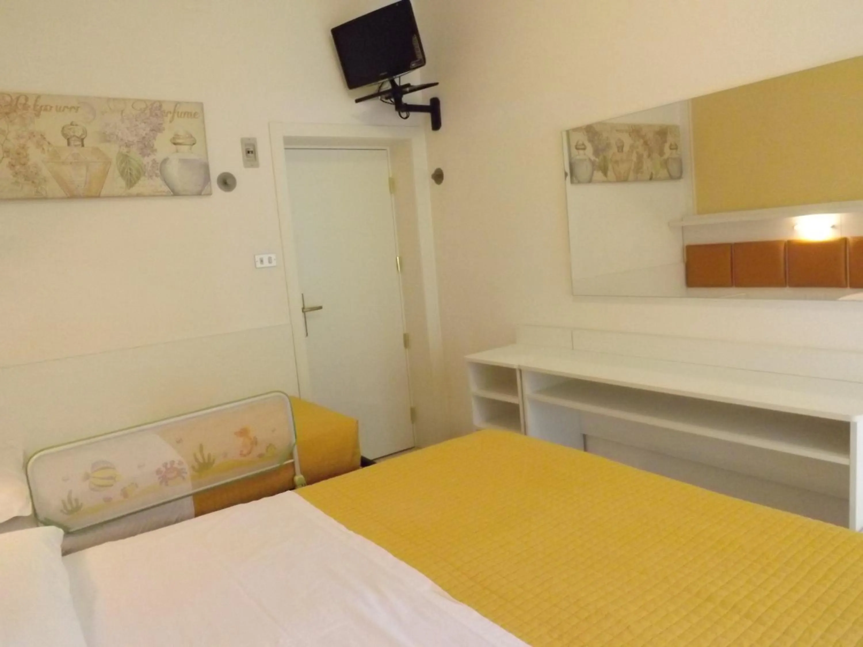 Photo of the whole room, Bed in Hotel Gioiosa