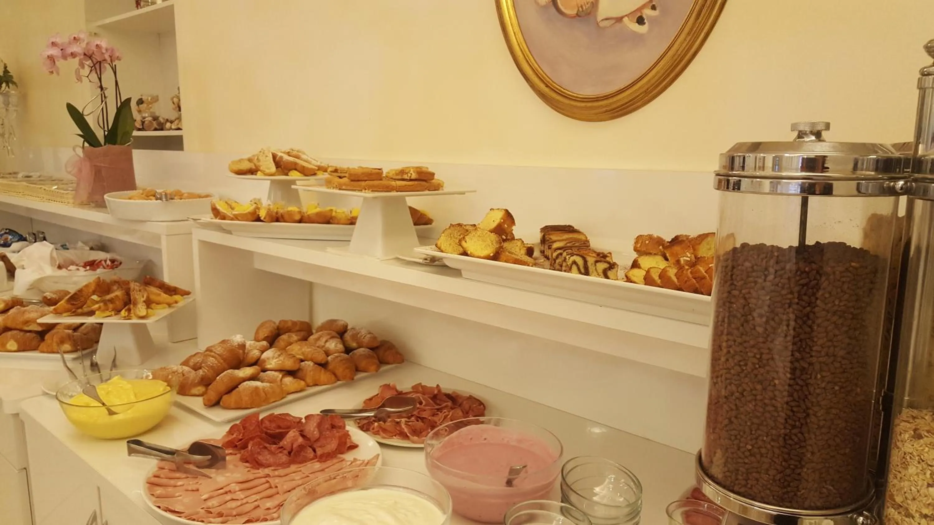 Buffet breakfast in Hotel Gioiosa