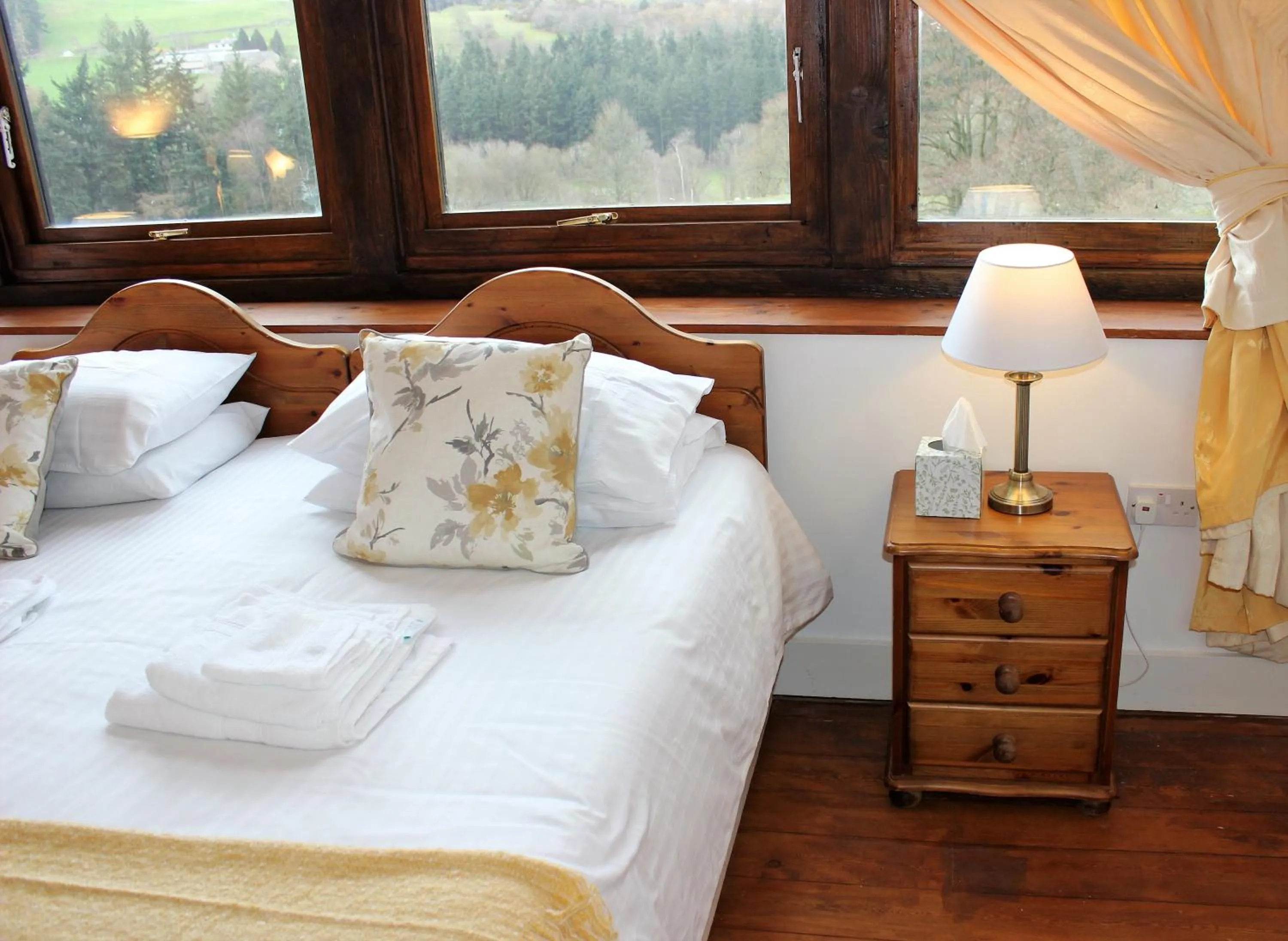 Bed in Dee Valley Cottages