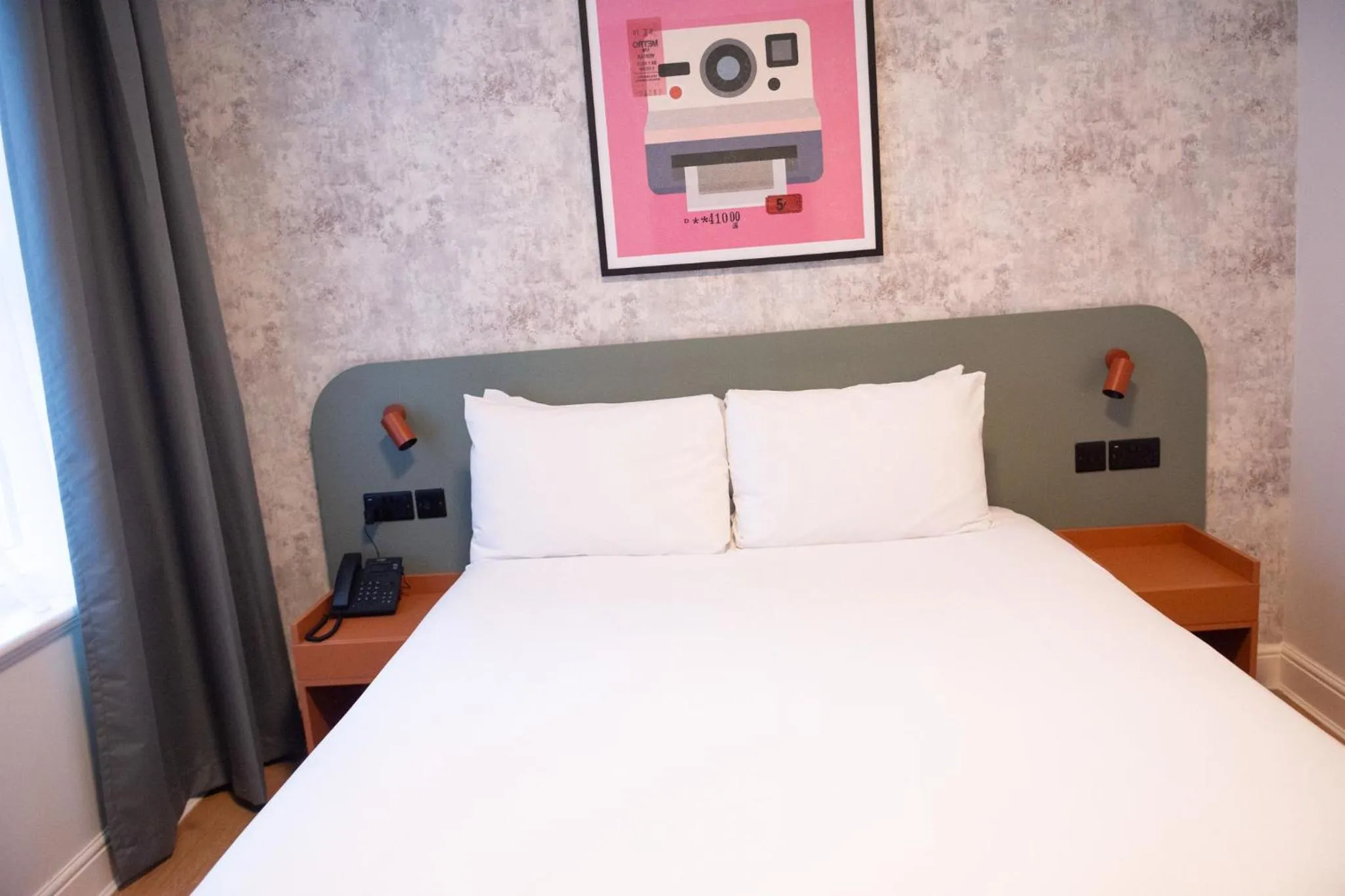 Photo of the whole room, Bed in Garner Hotel Reading City Centre, an IHG Hotel