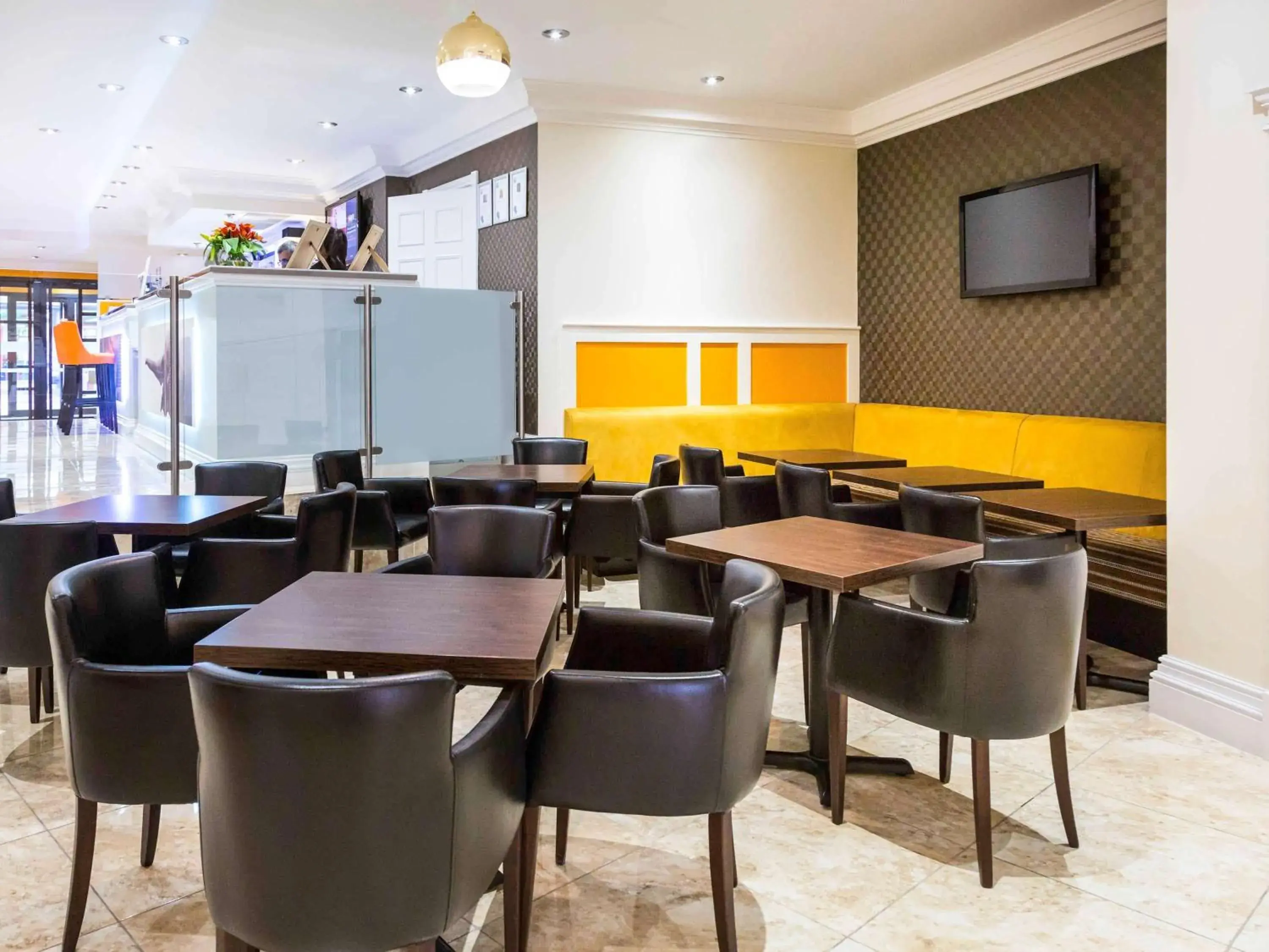 Restaurant/places to eat, Lounge/Bar in ibis Styles Reading Centre