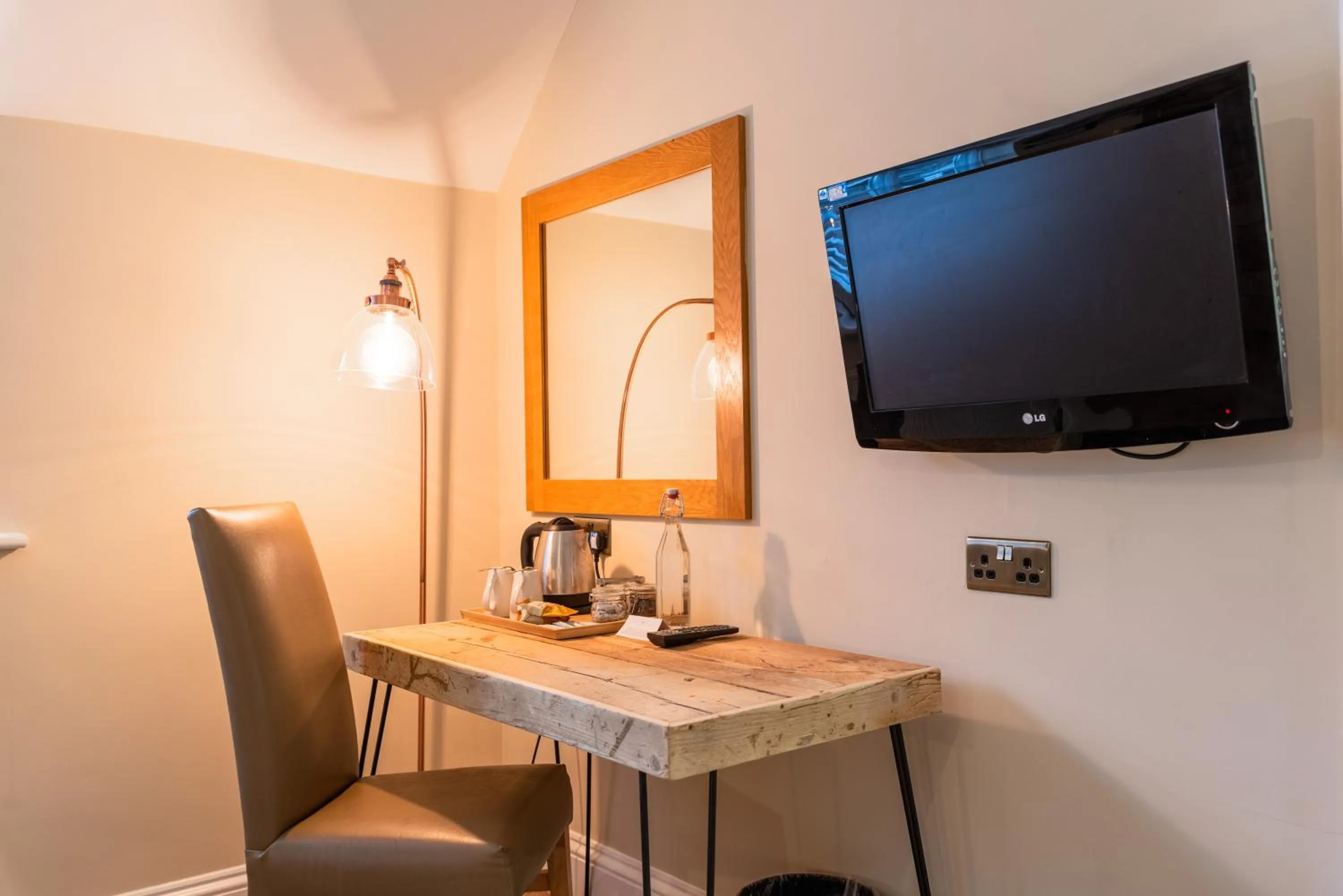 Bedroom in Banbury Wroxton House Hotel