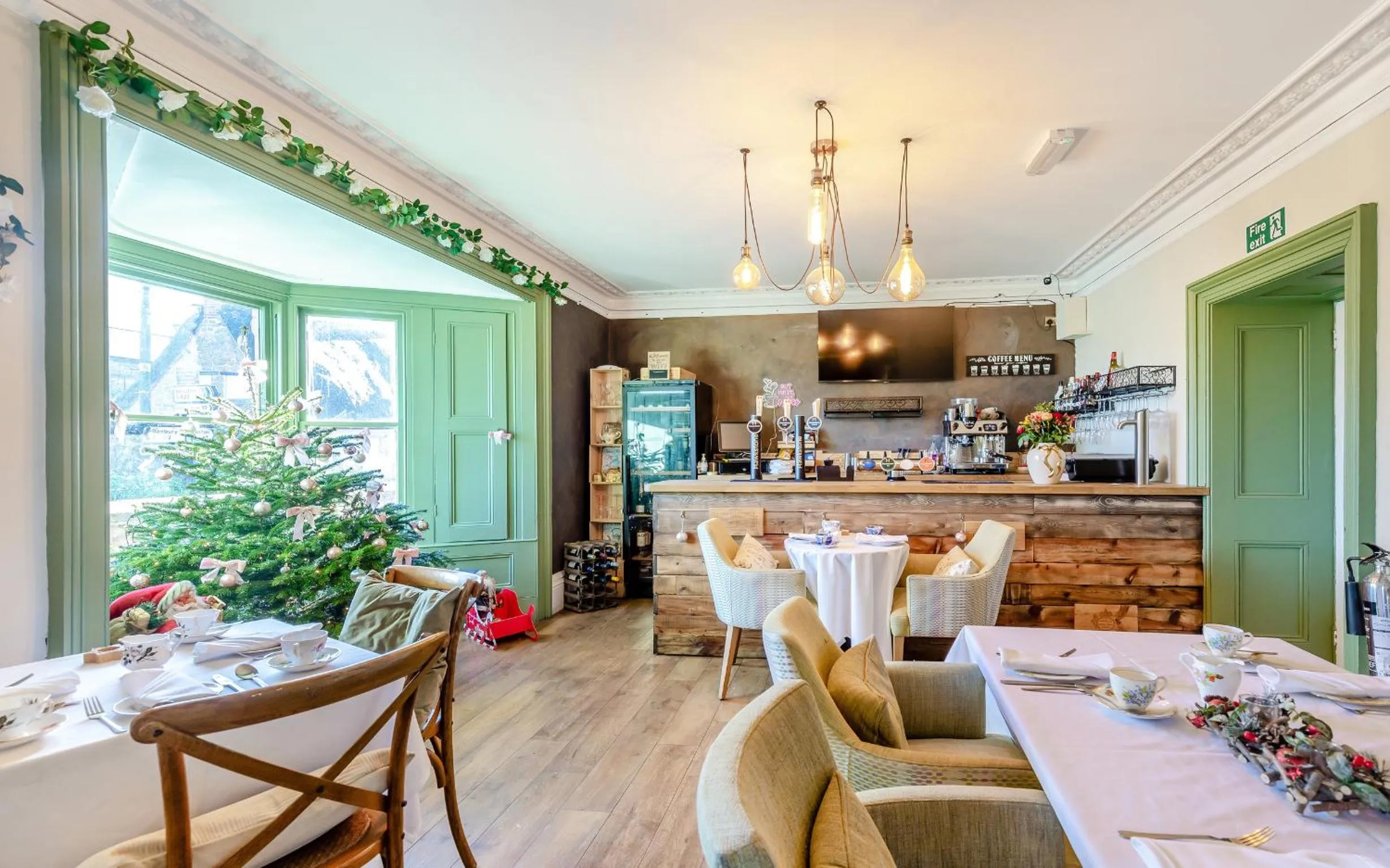 Lounge or bar in Banbury Wroxton House Hotel