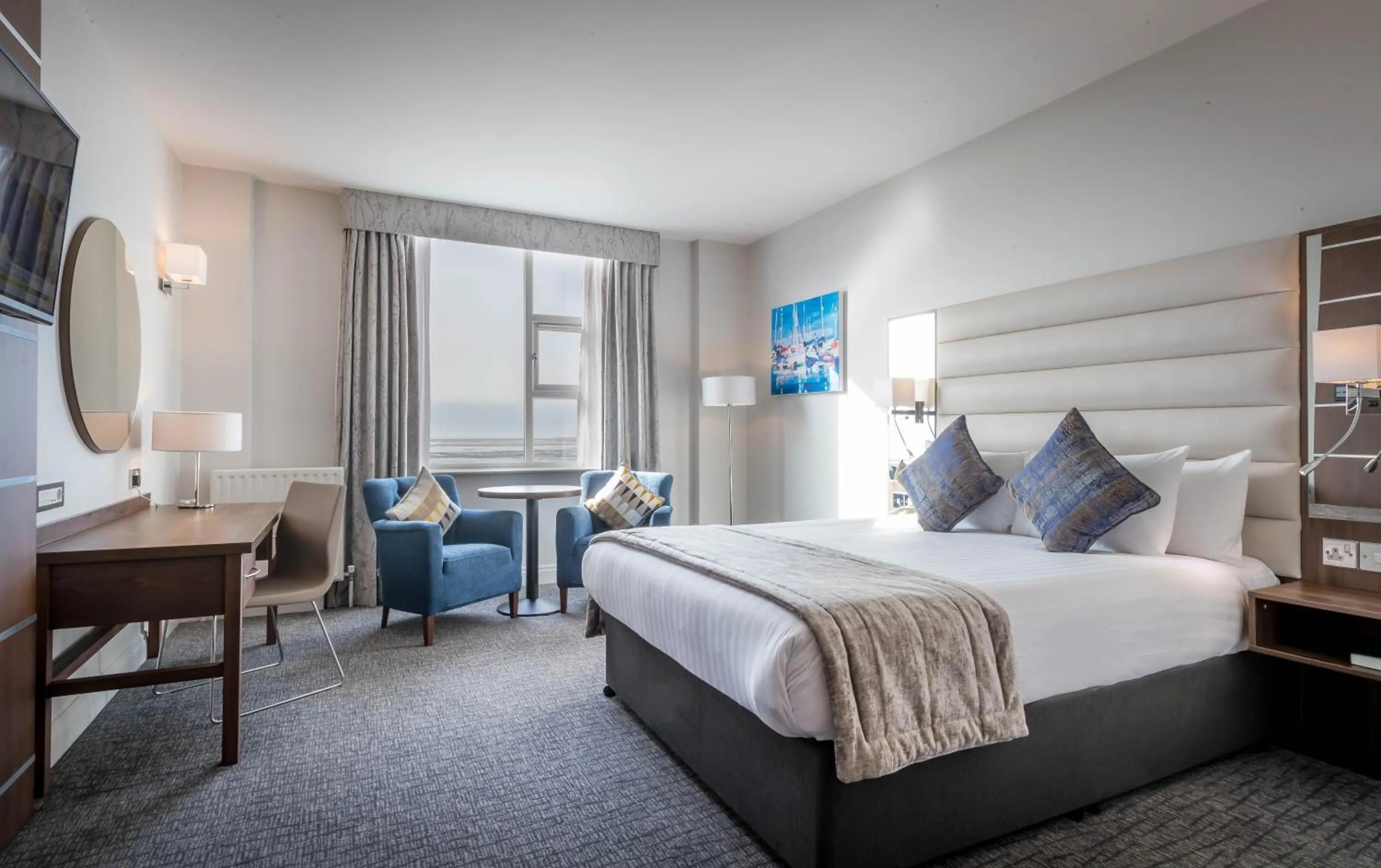 Bedroom, Bed in Marine Hotel