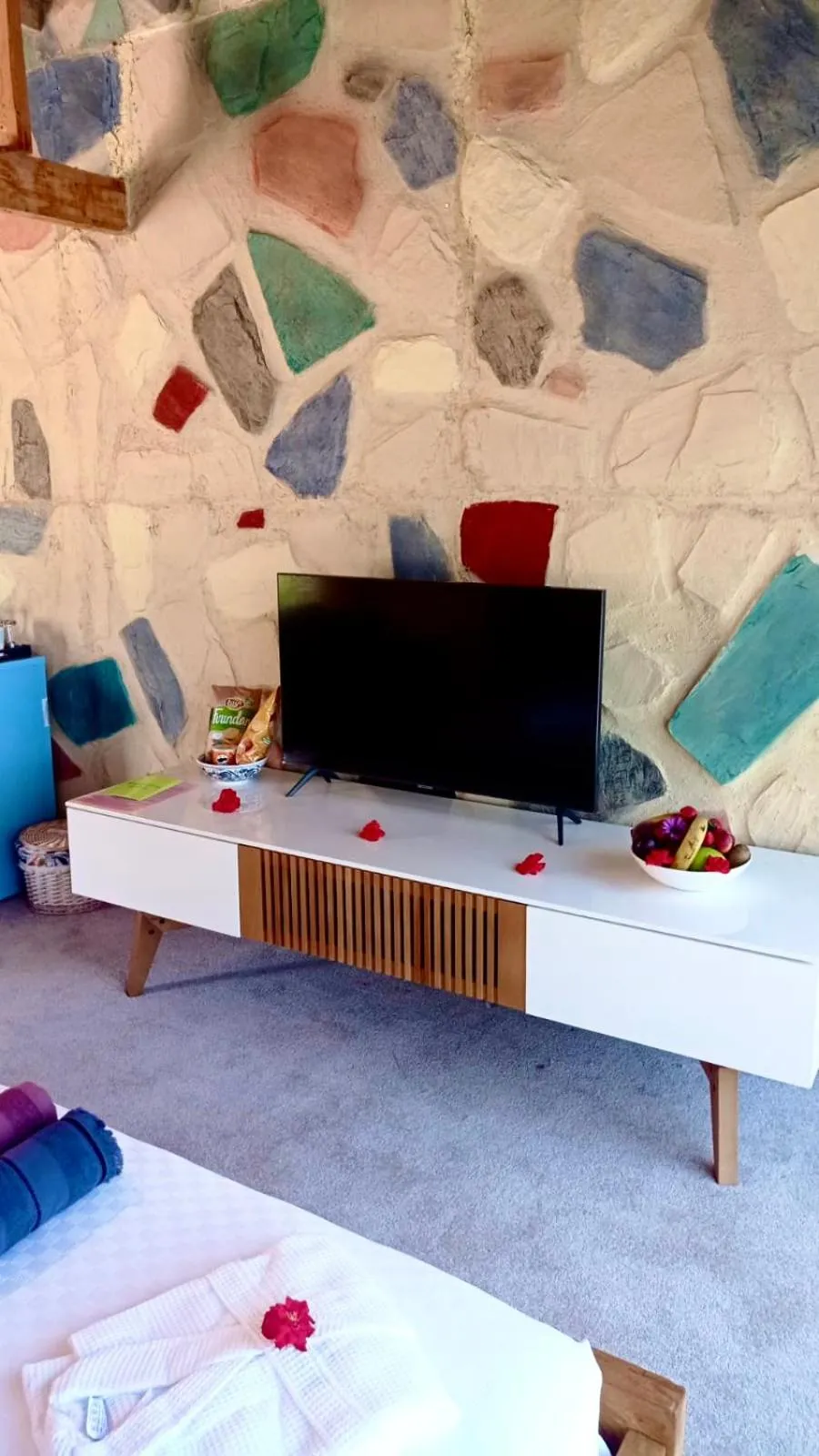 TV and multimedia, Bed in Mandalina Suites