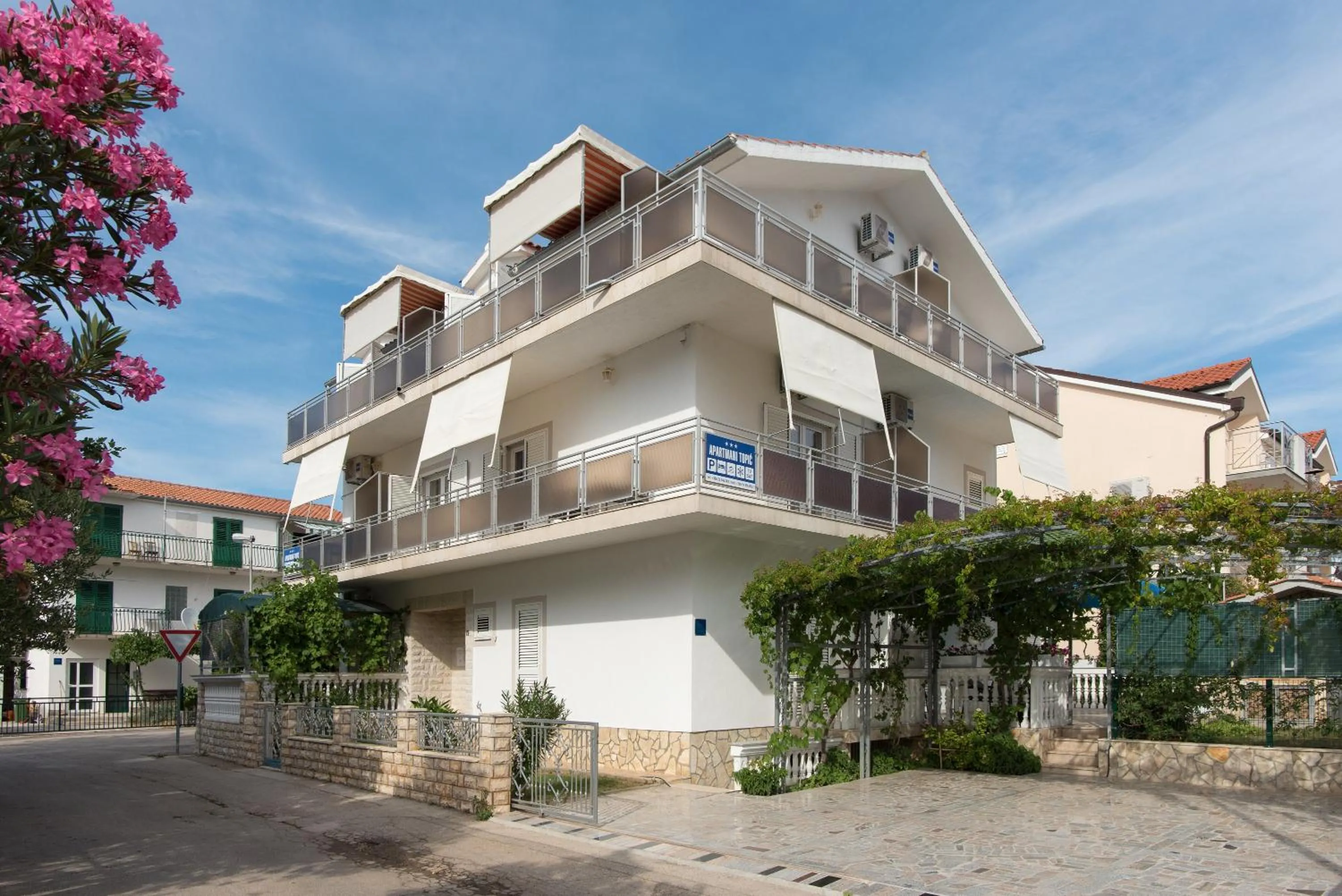 Topic Apartments