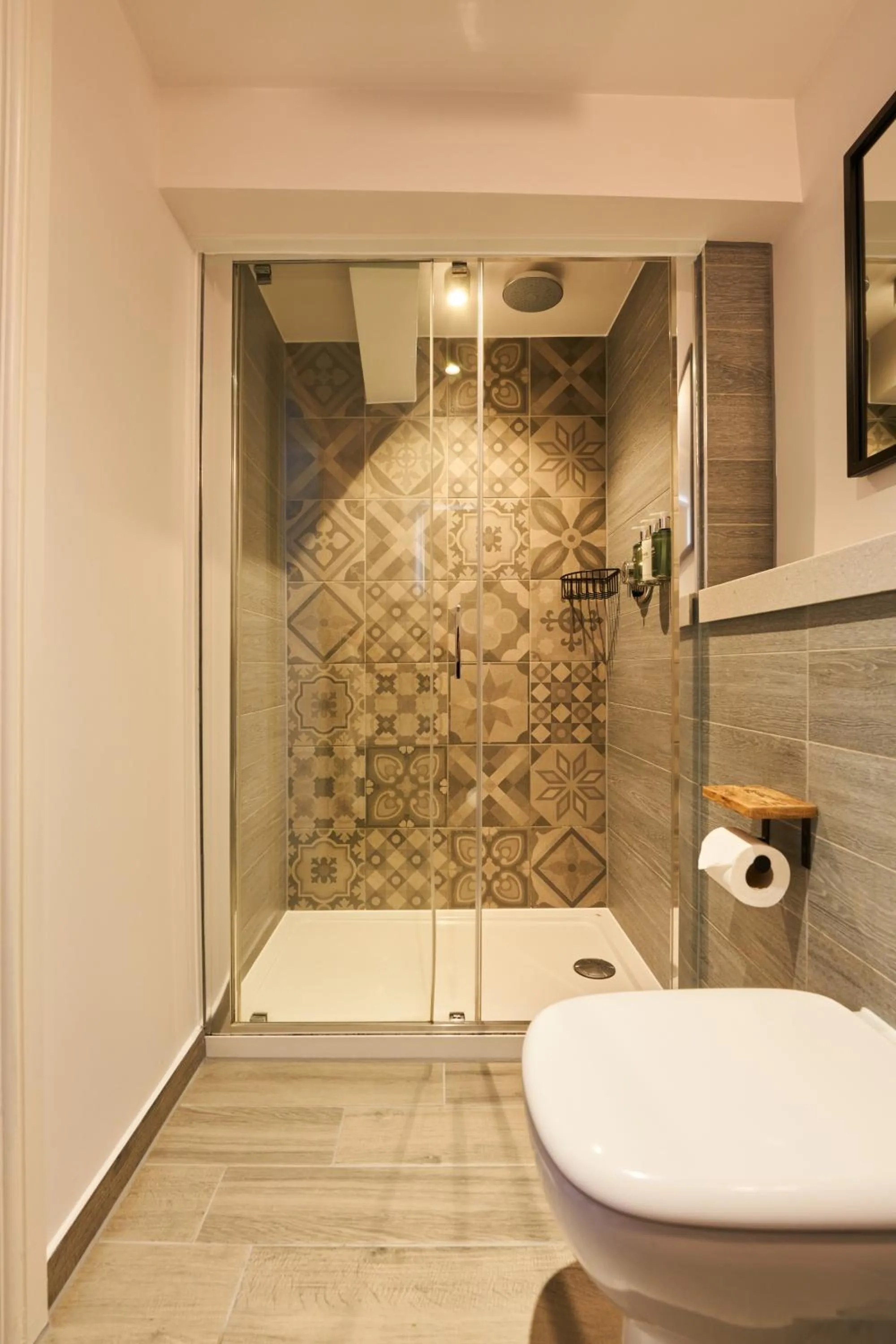 Shower in Mill on the Exe