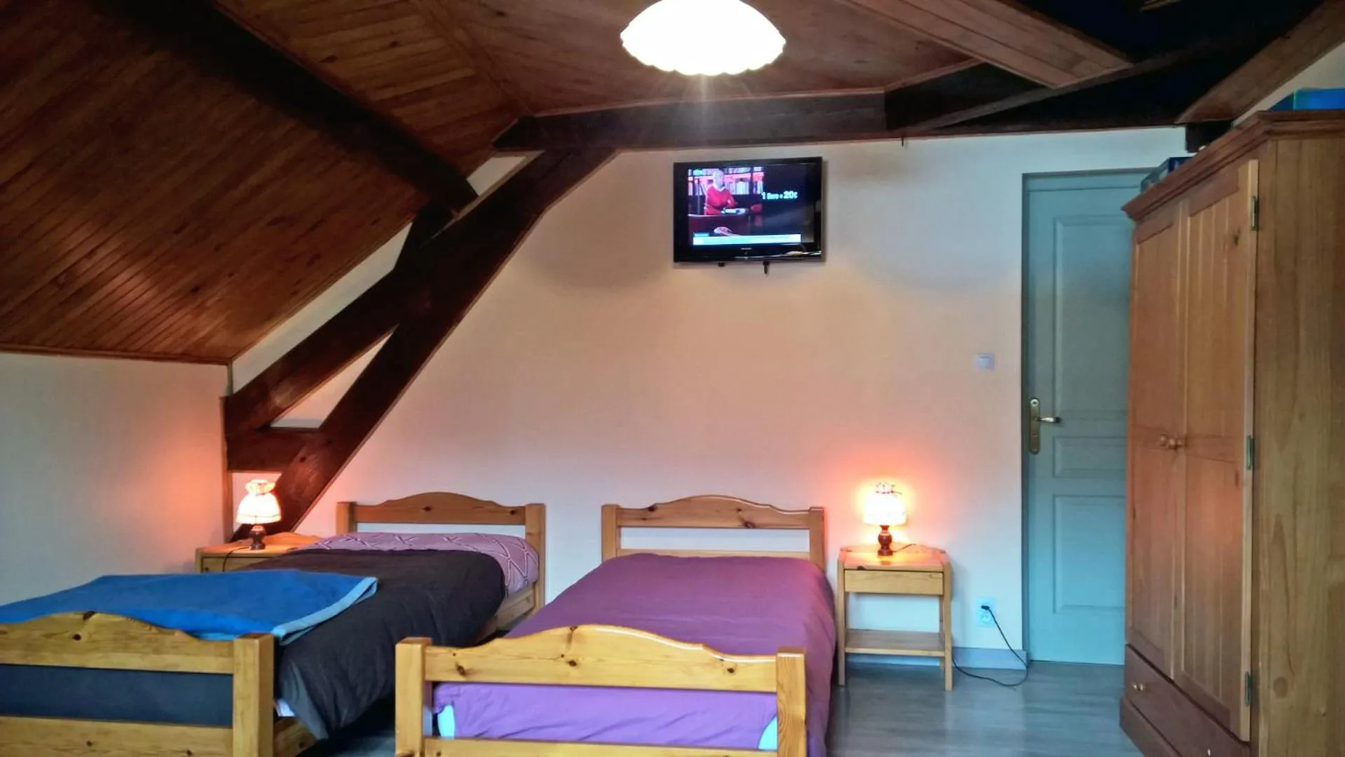 Photo of the whole room, Bed in Le Point du Jour