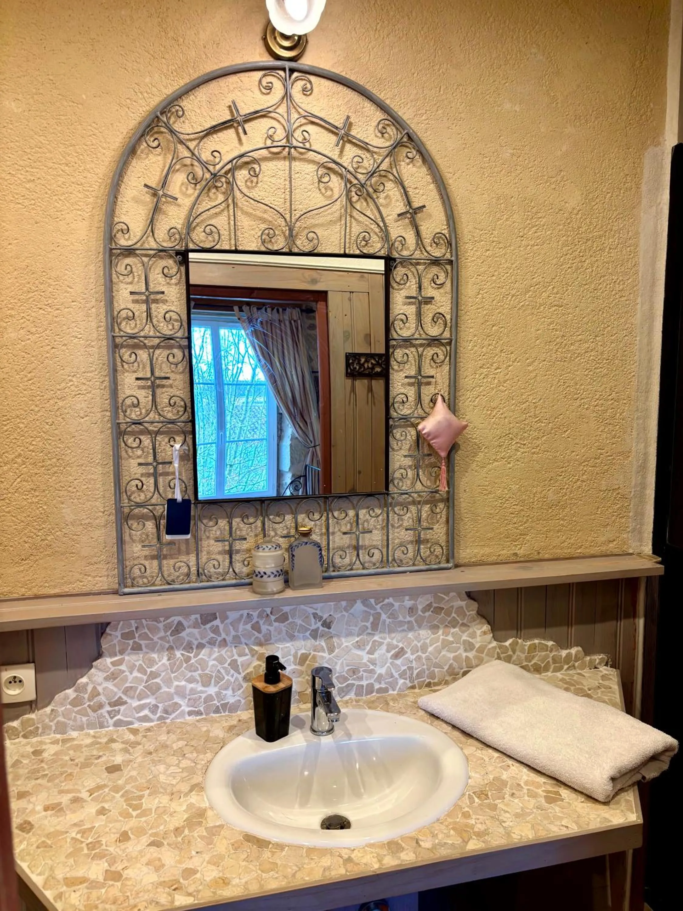 Aux Caprices des Dieux