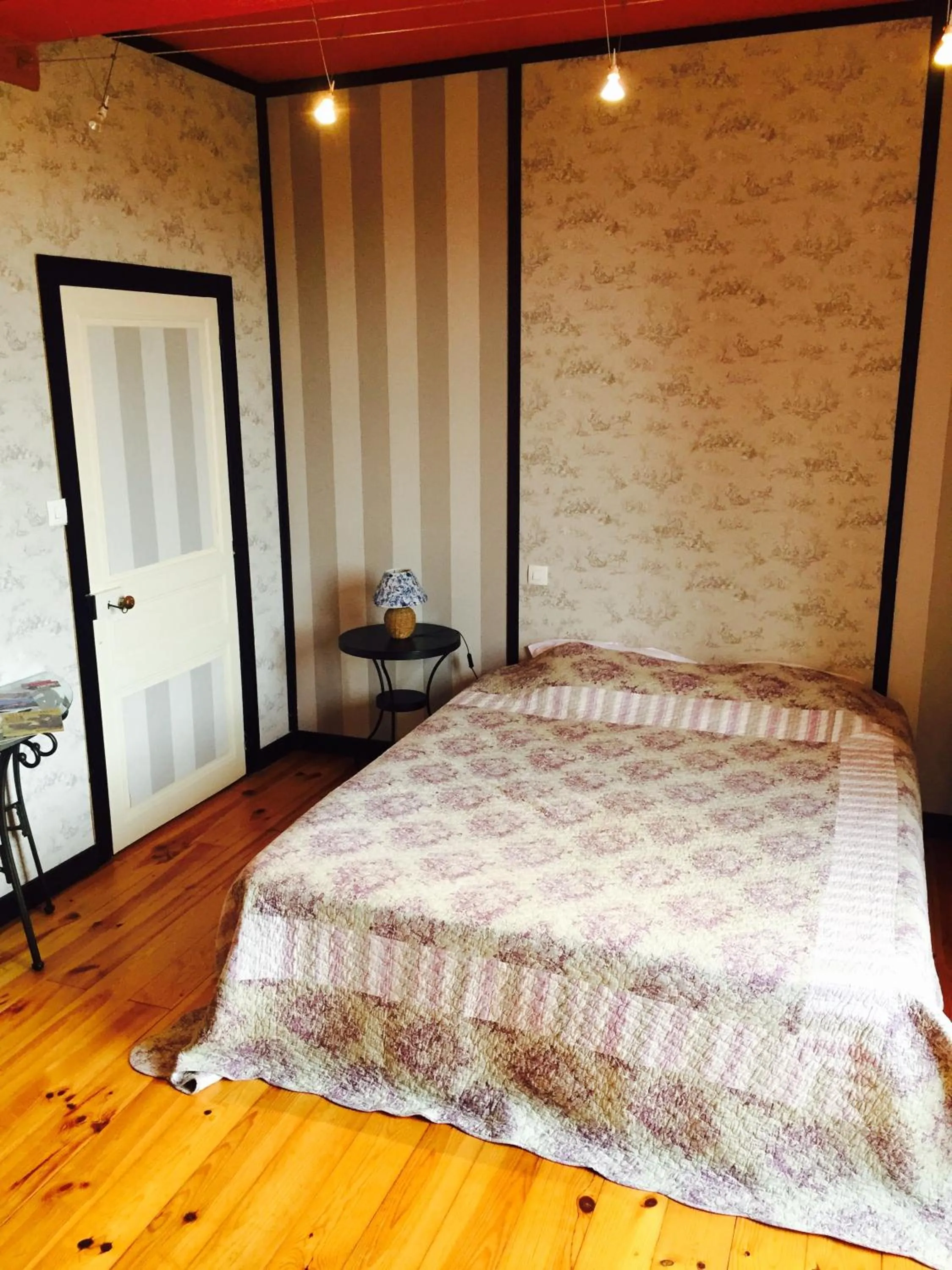 Aux Caprices des Dieux