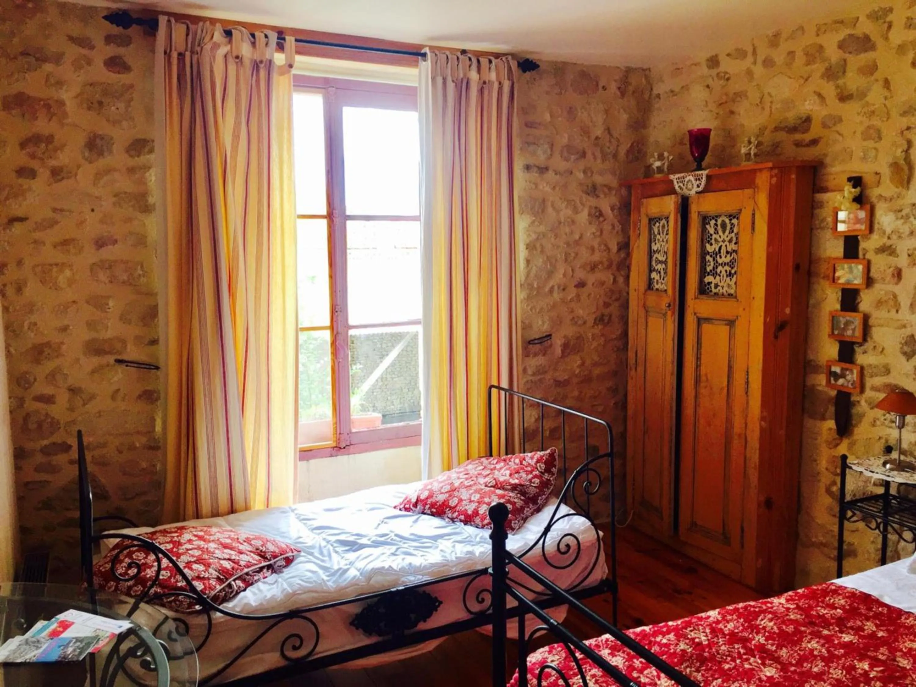 Aux Caprices des Dieux